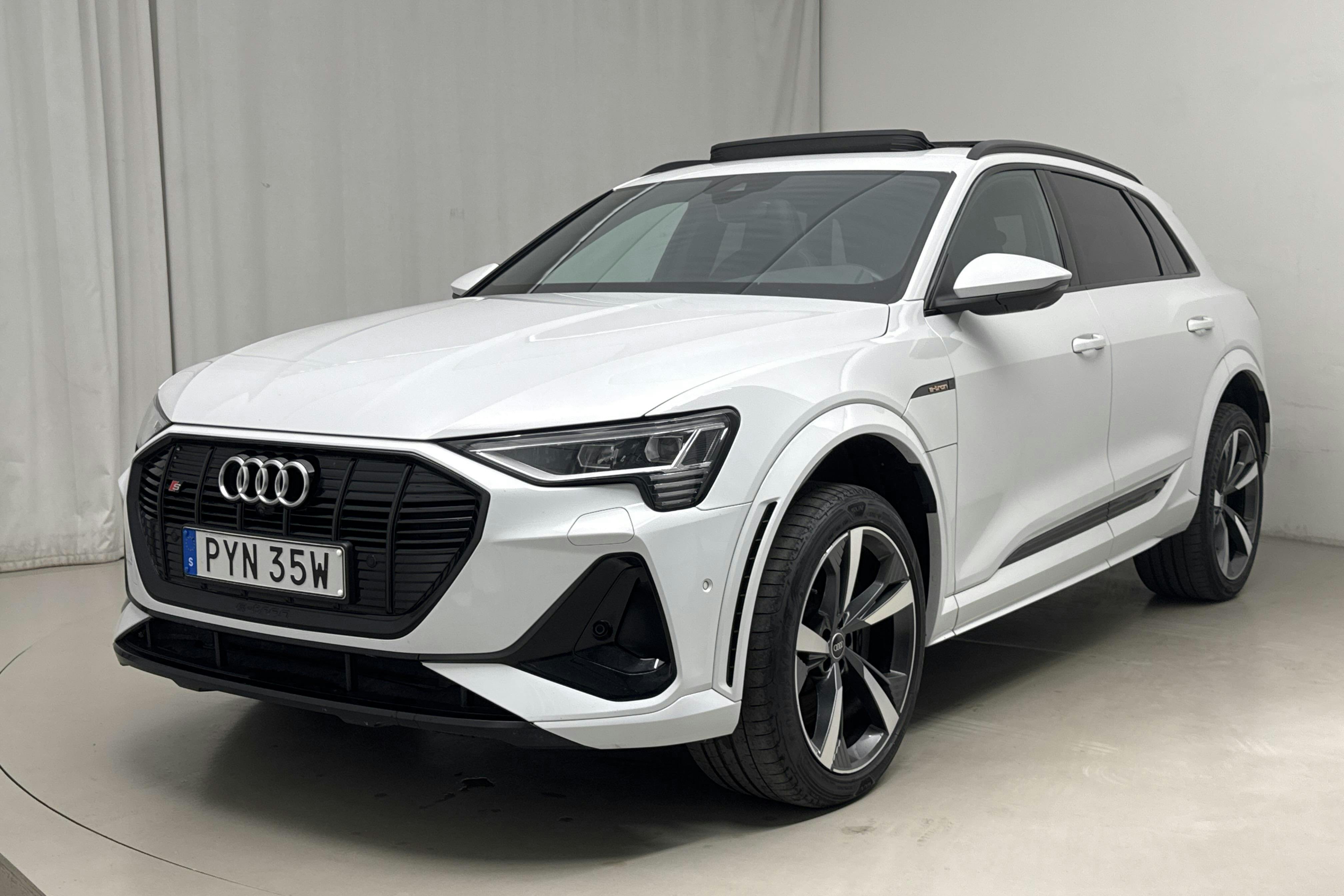 Audi e-tron S quattro 95 kWh (503hk) - 8 730 mil - Automat - vit - 2021