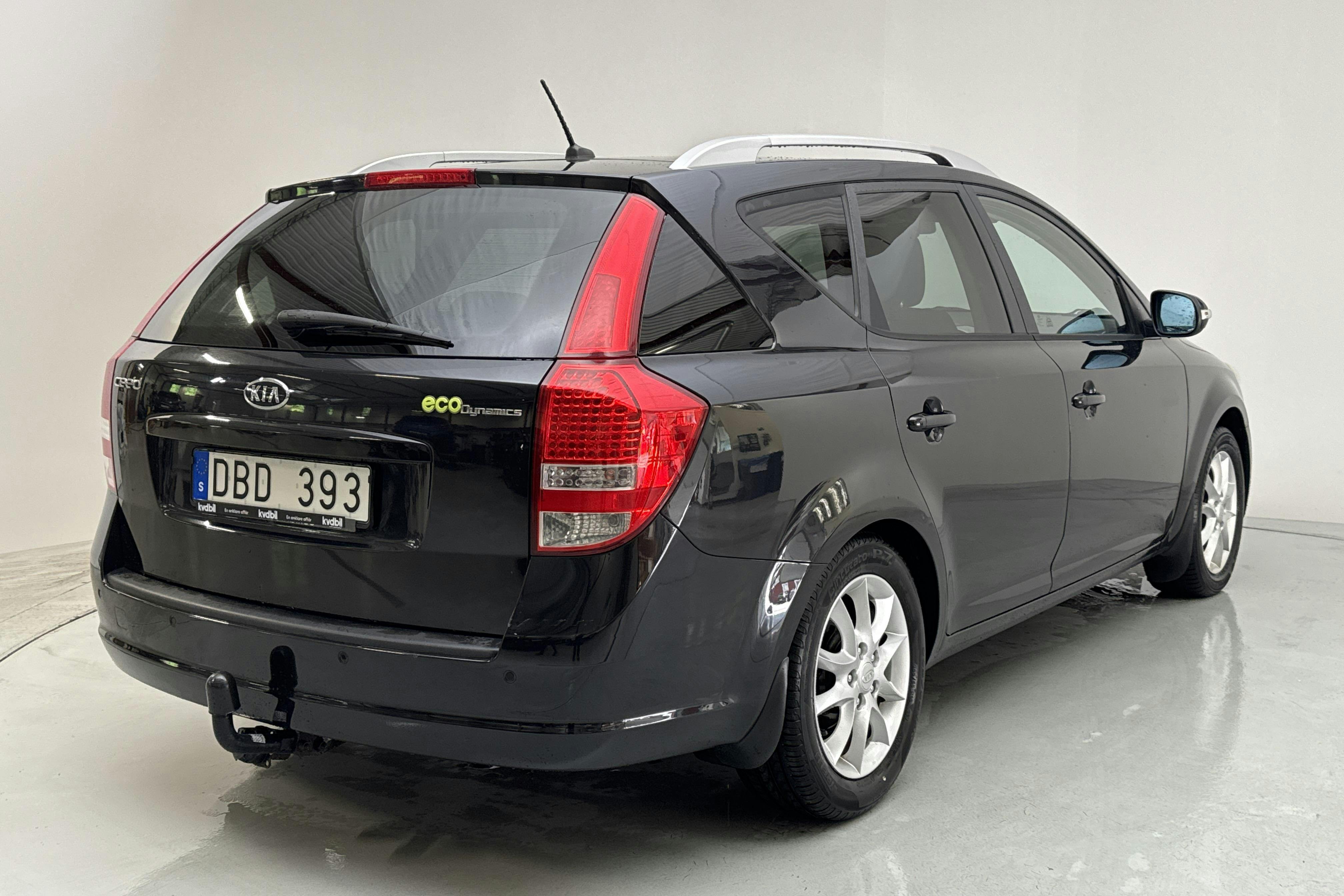 KIA Cee'd 1.6 CRDi SW (128hk) - 19 872 mil - Manuell - svart - 2011