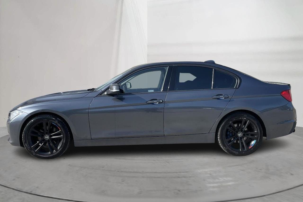 Presentationsfoto 2 av 14: BMW 3L 320D 320d M Performance Sedan (200hk) - 28 286 mil - Manuell - grå - 2014