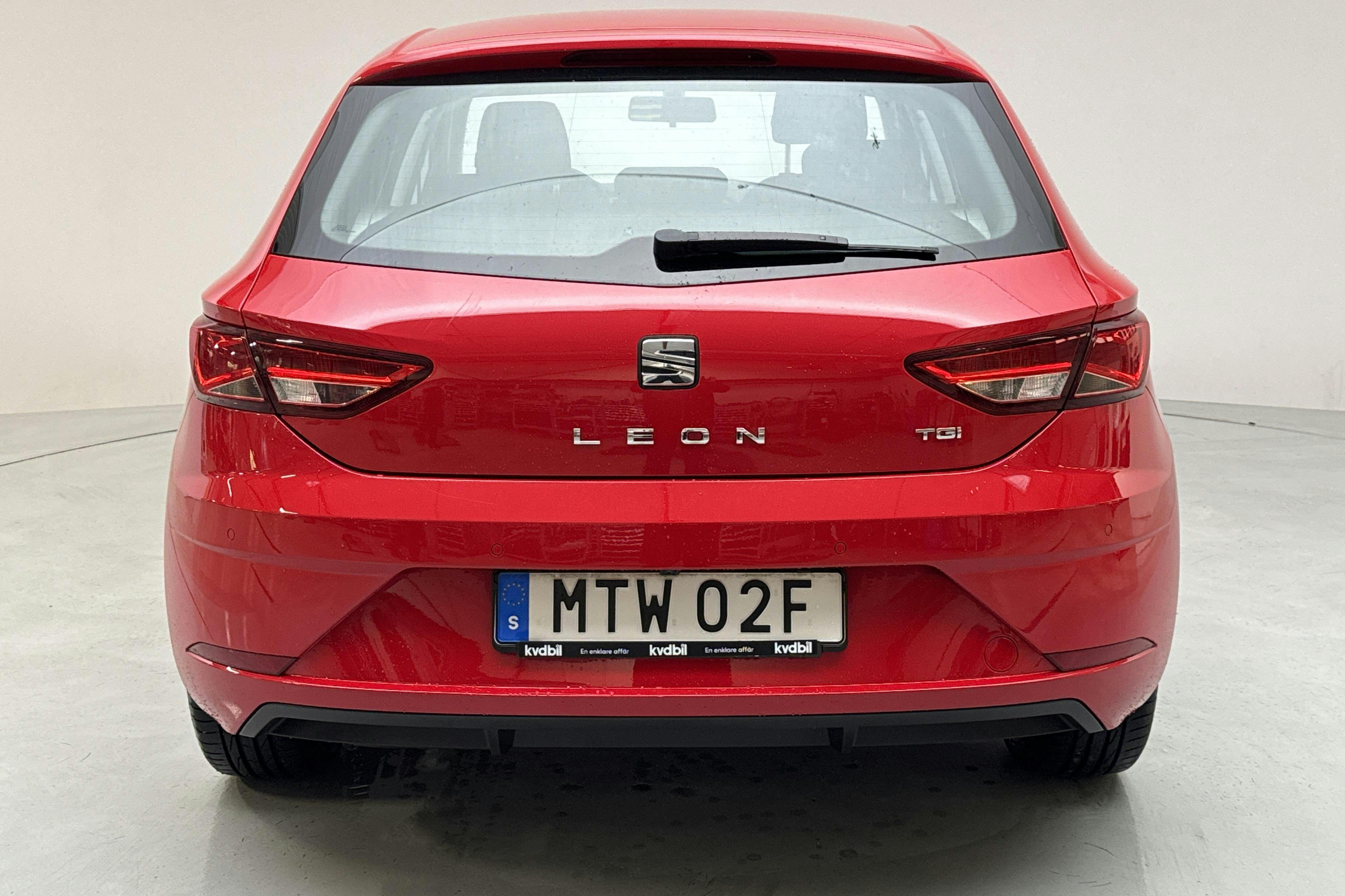 Seat Leon 1.5 TGI ST (130hk) - 114 530 km - Automatic - red - 2020