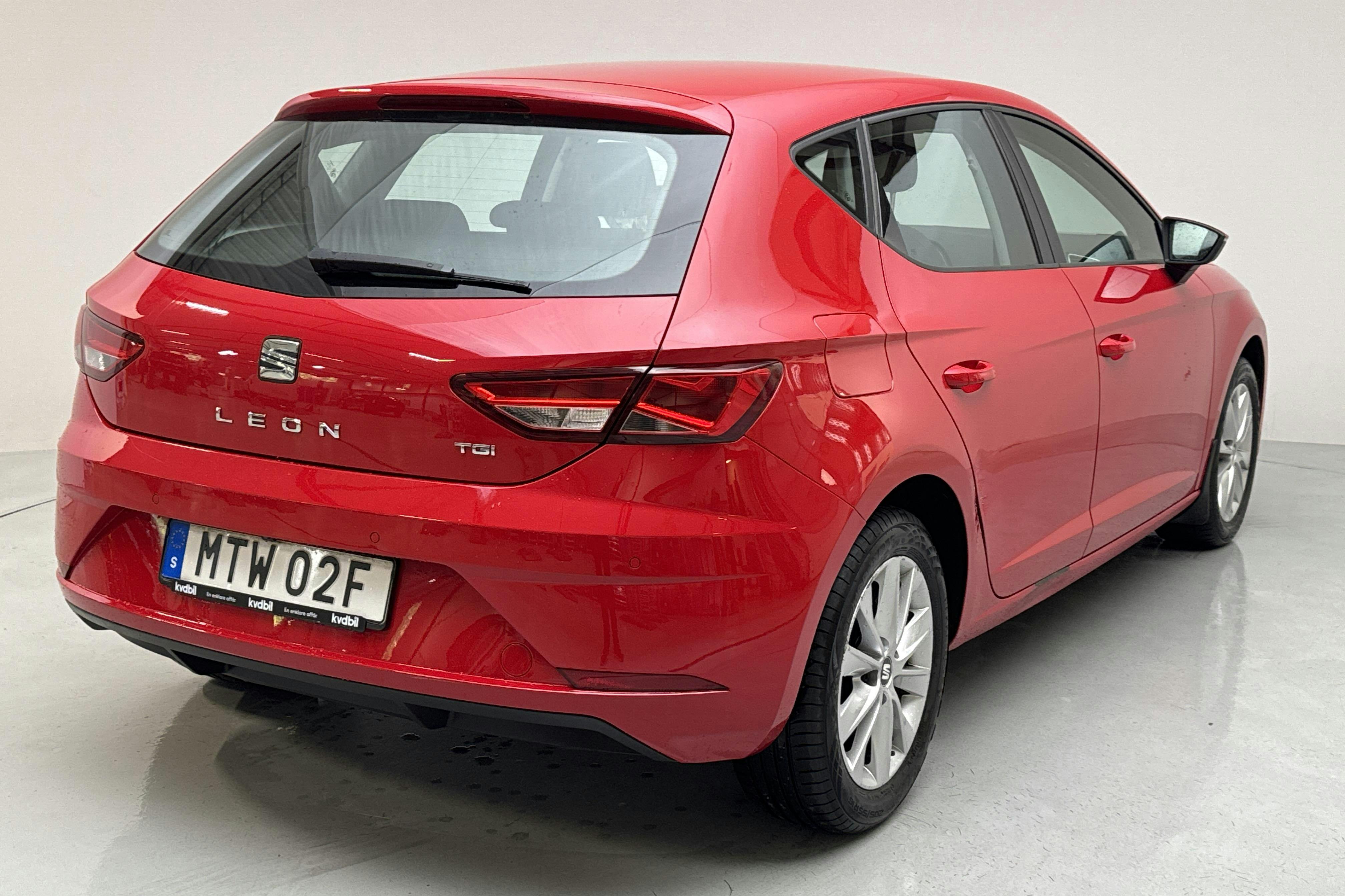 Seat Leon 1.5 TGI ST (130hk) - 114 530 km - Automatic - red - 2020