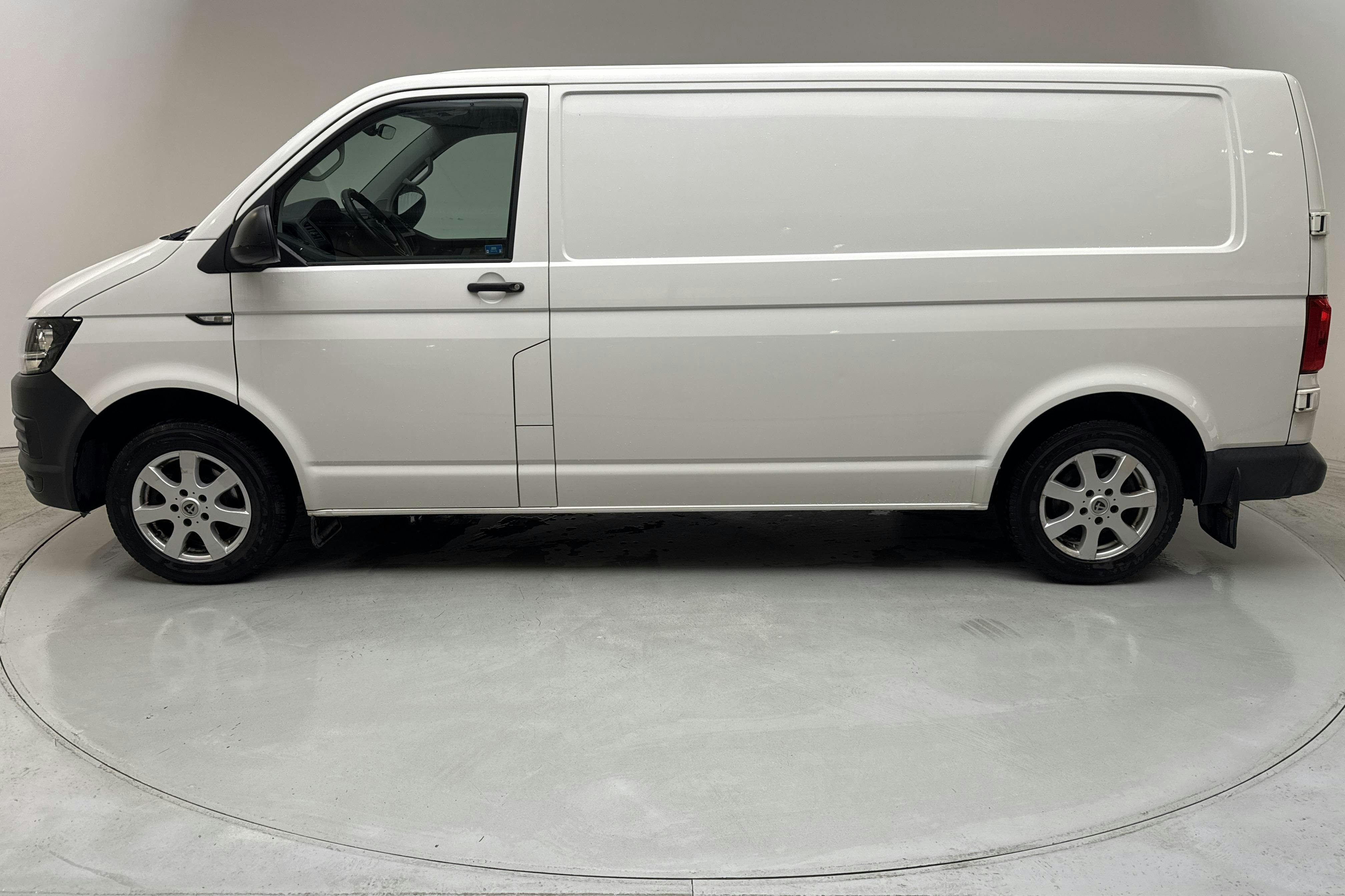 Esitlusfoto 2 aadressil 9: VW Transporter T6 2.0 TDI BMT Skåp (150hk) - 186 880 km - Automaatne - valge - 2018