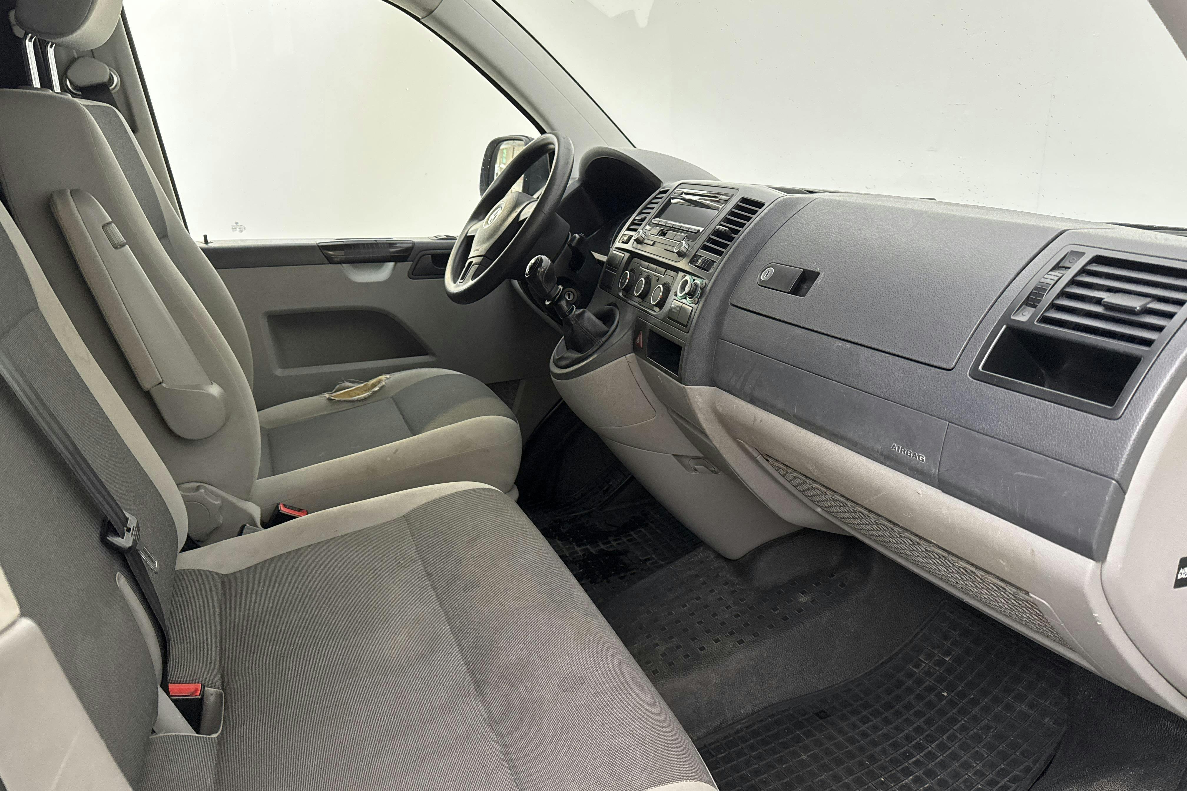 VW Transporter T5 2.0 TDI (102hk) - 194 690 km - Manual - white - 2014