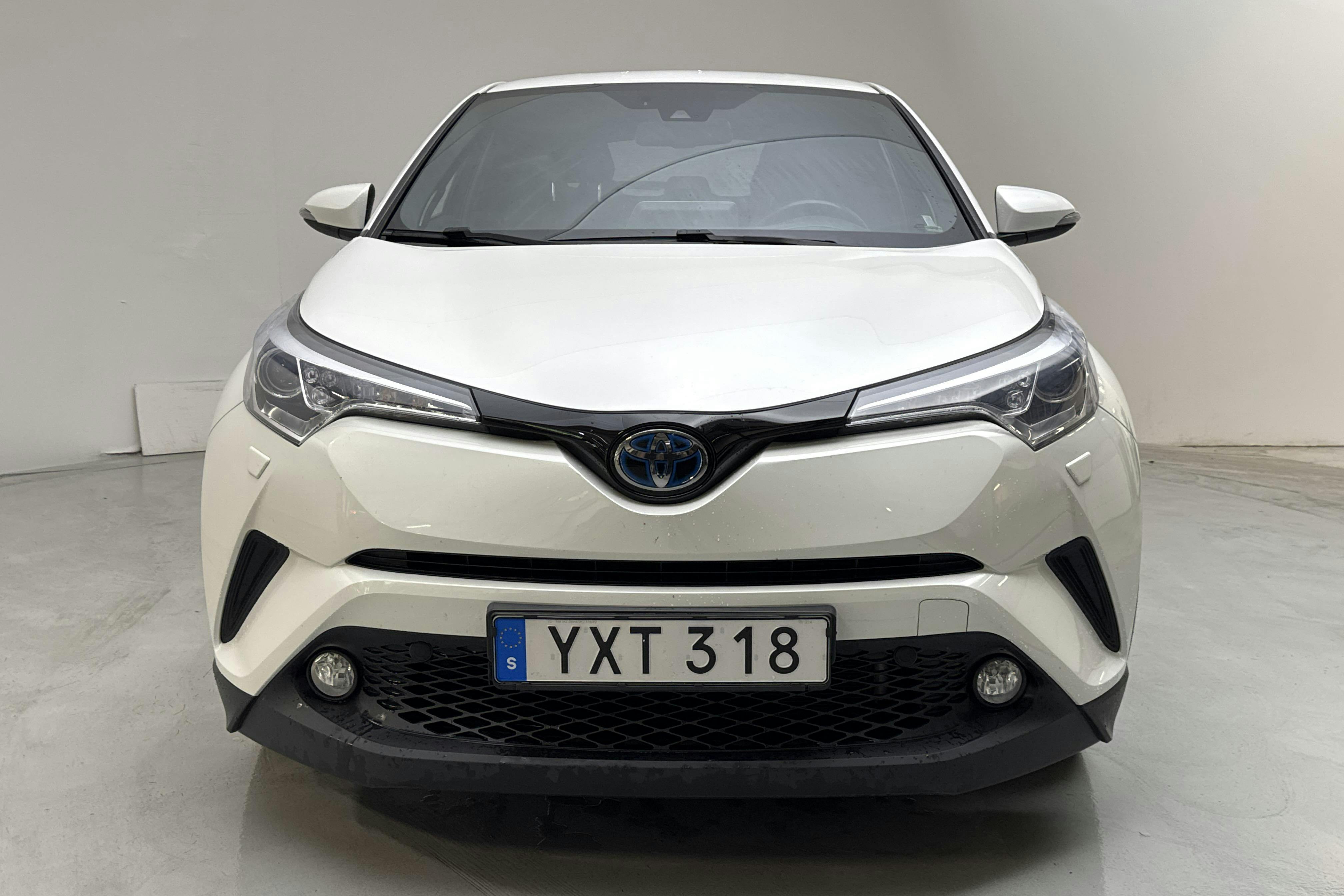 Toyota C-HR 1.8 HSD (122hk) - 10 011 mil - Automat - vit - 2018