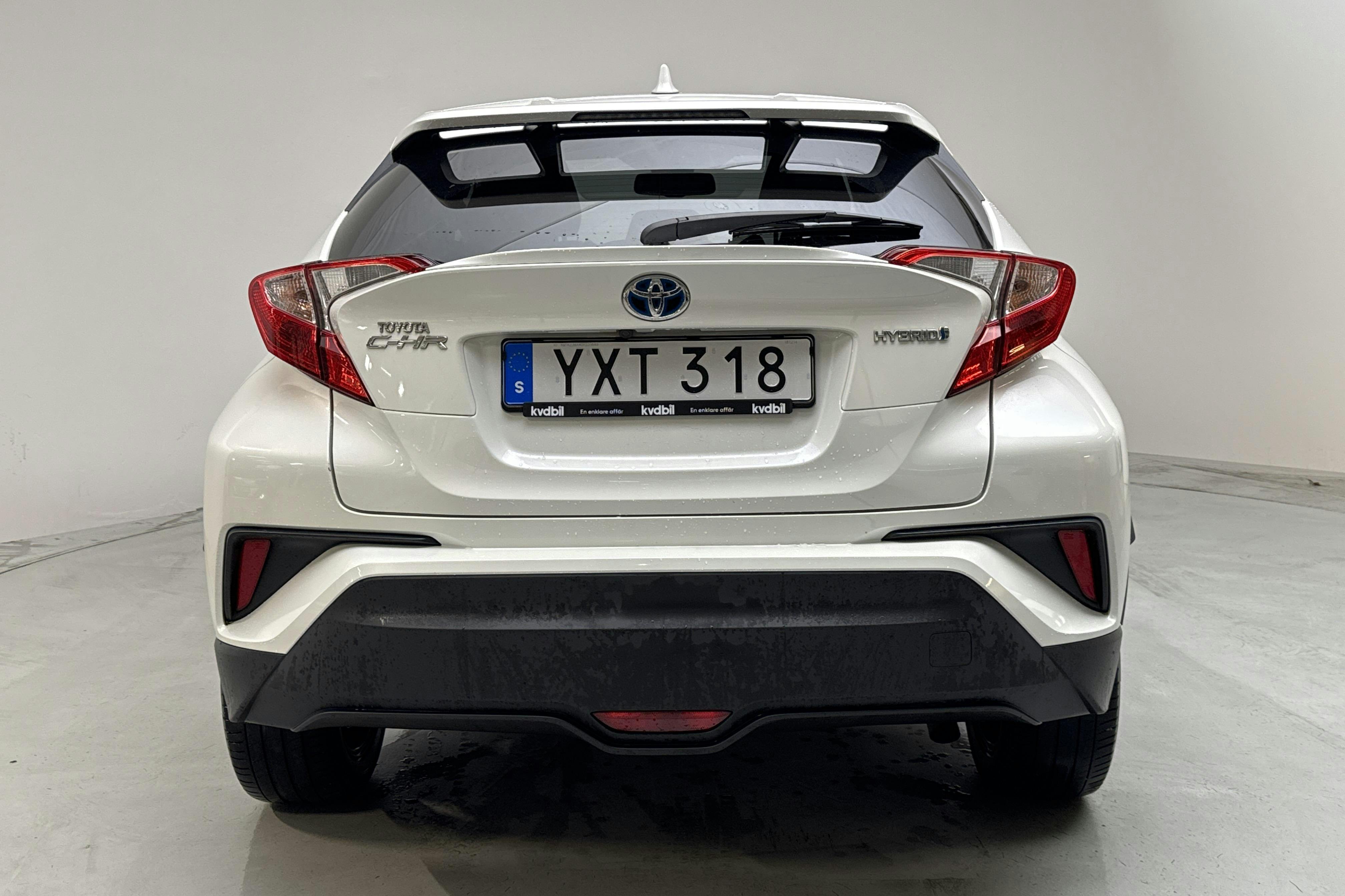 Toyota C-HR 1.8 HSD (122hk) - 10 011 mil - Automat - vit - 2018
