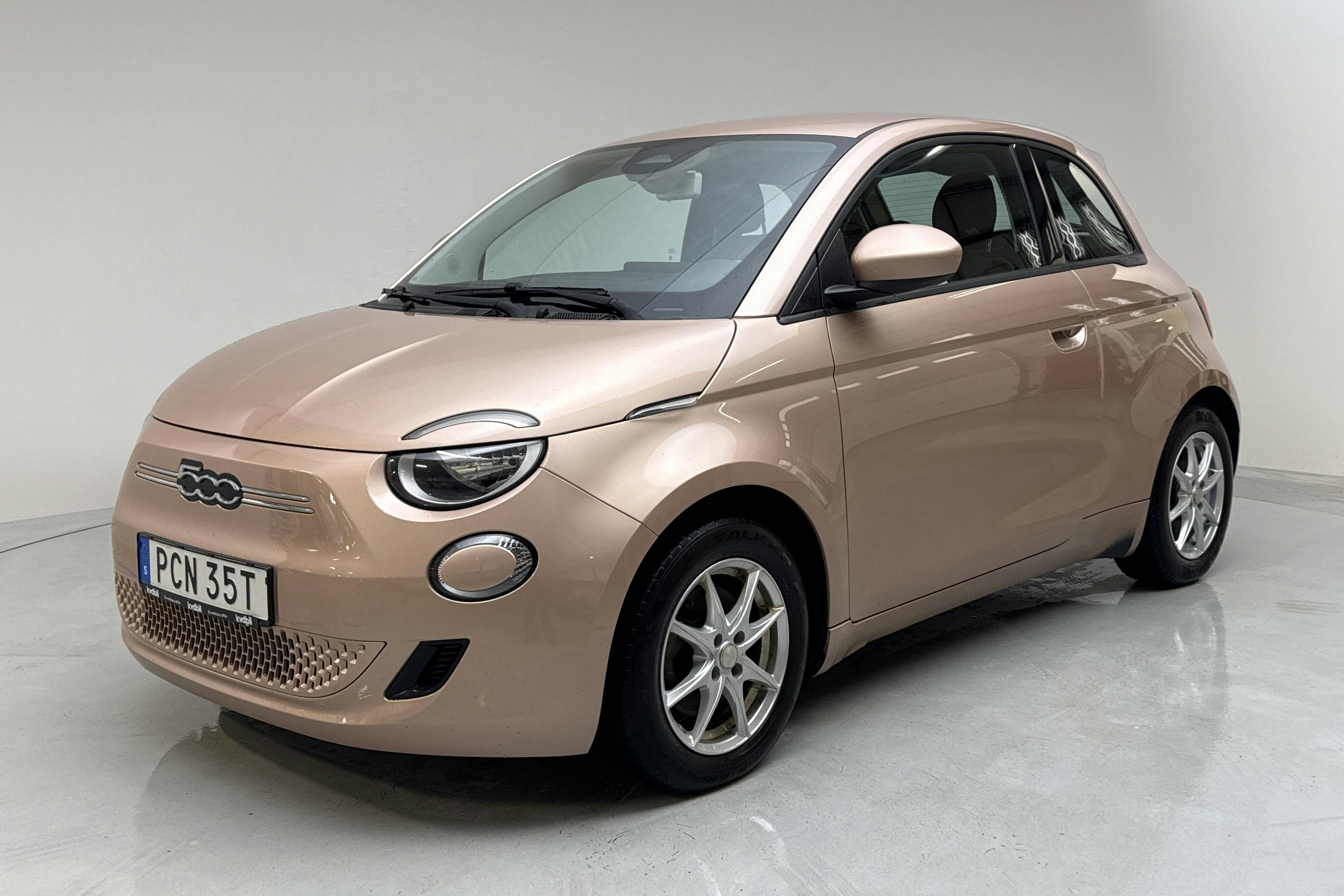 Presentationsfoto 1 av 16: Fiat 500e (118hk) - 5 728 mil - Automat - röd - 2022