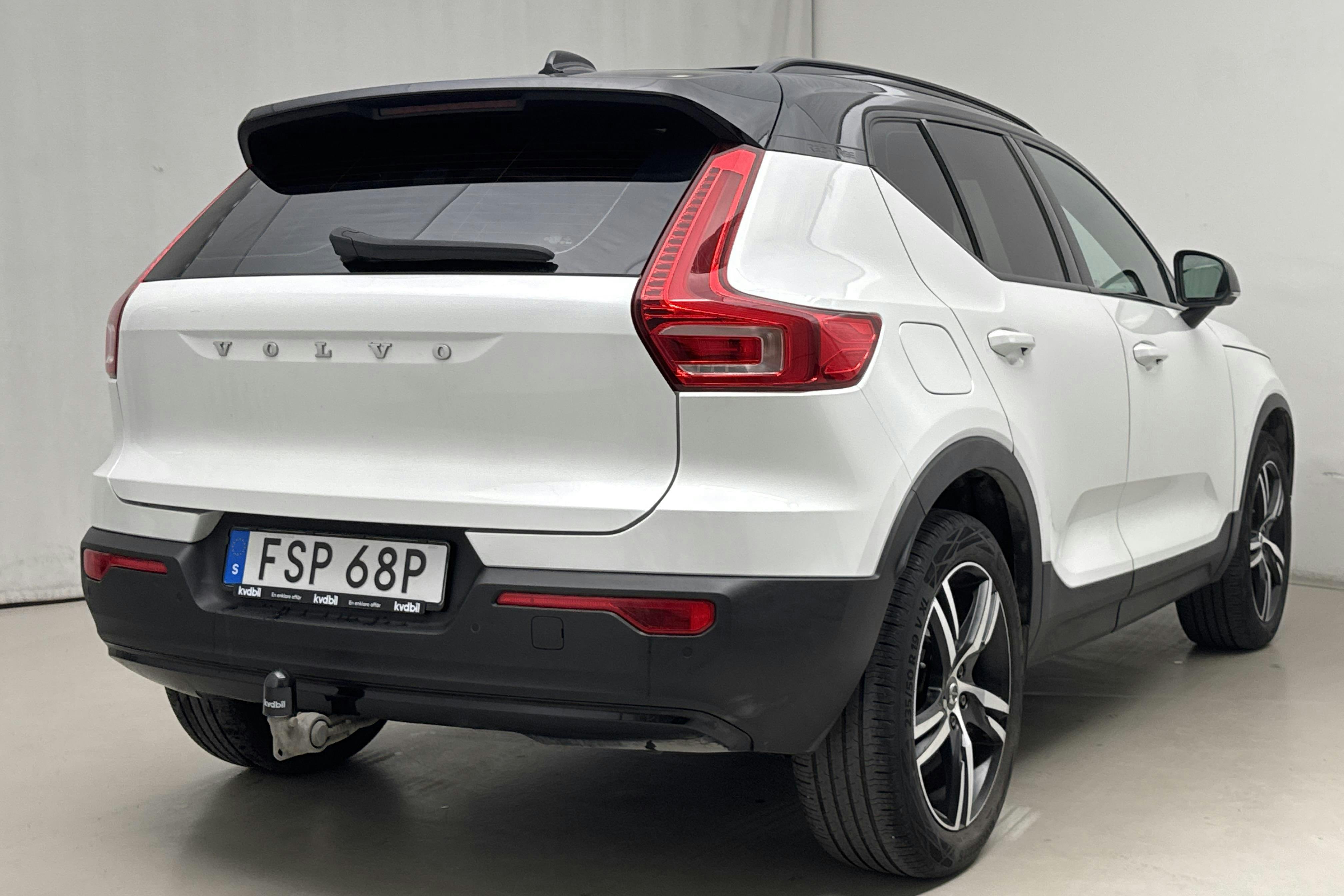 Volvo XC40 T5 2WD Twin Engine (262hk) - 7 137 mil - Automat - vit - 2021