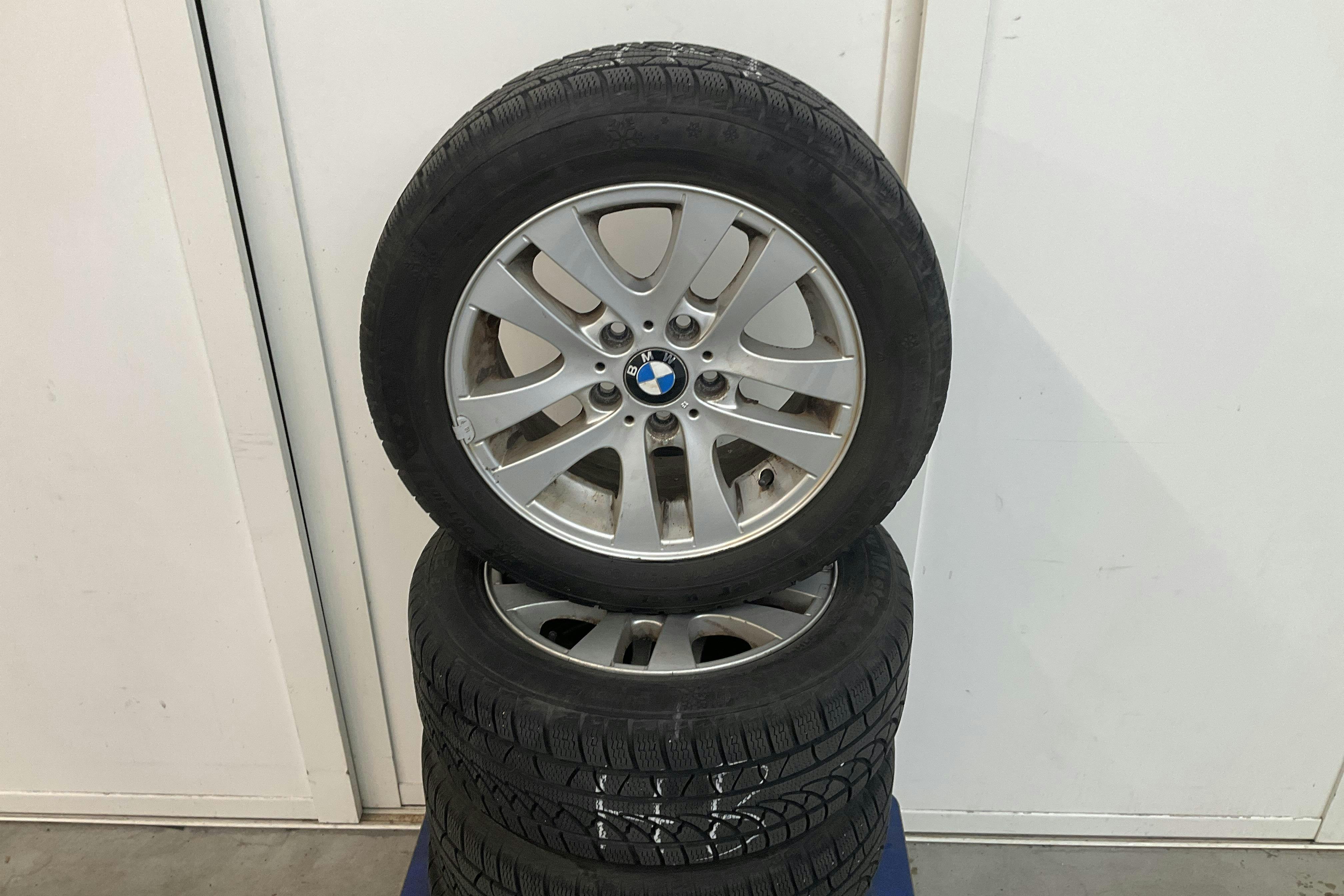 Presentationsfoto 12 av 12: BMW 320i Touring, E91 (170hk) - 16 504 mil - Manuell - svart - 2011