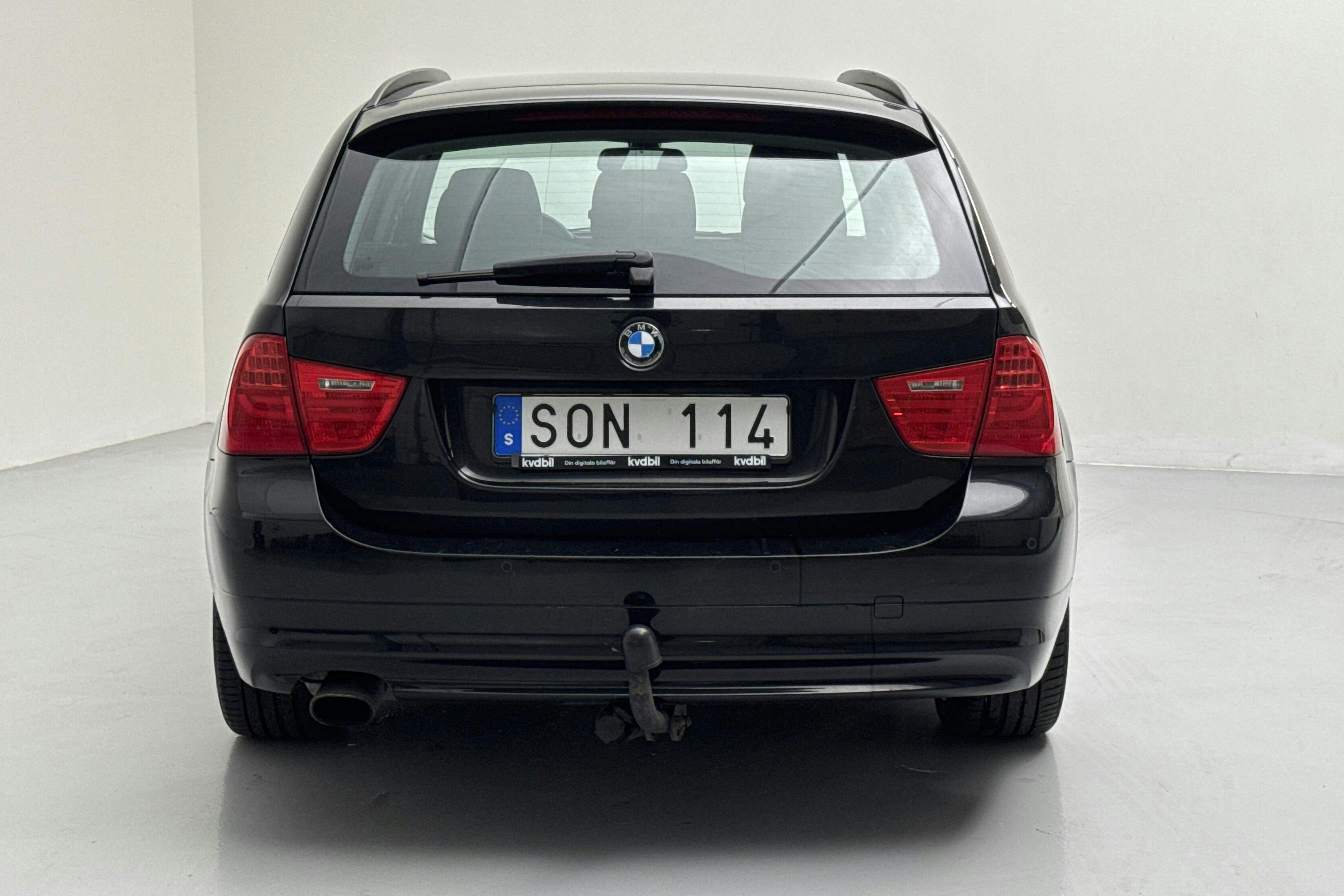 BMW 320i Touring, E91 (170hk) - 16 504 mil - Manuell - svart - 2011