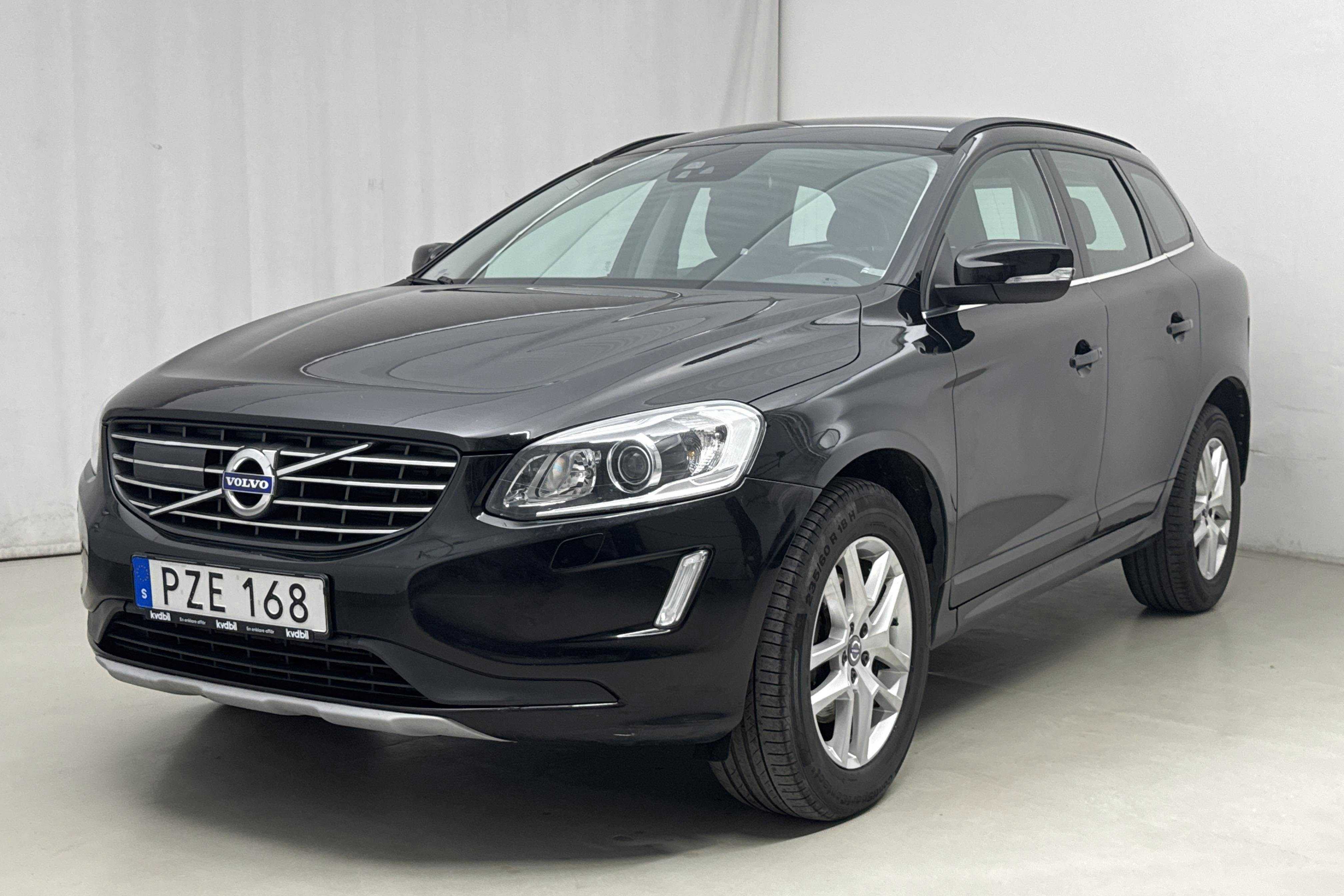 Presentationsfoto 1 av 15: Volvo XC60 D4 AWD (190hk) - 14 635 mil - Automat - svart - 2017