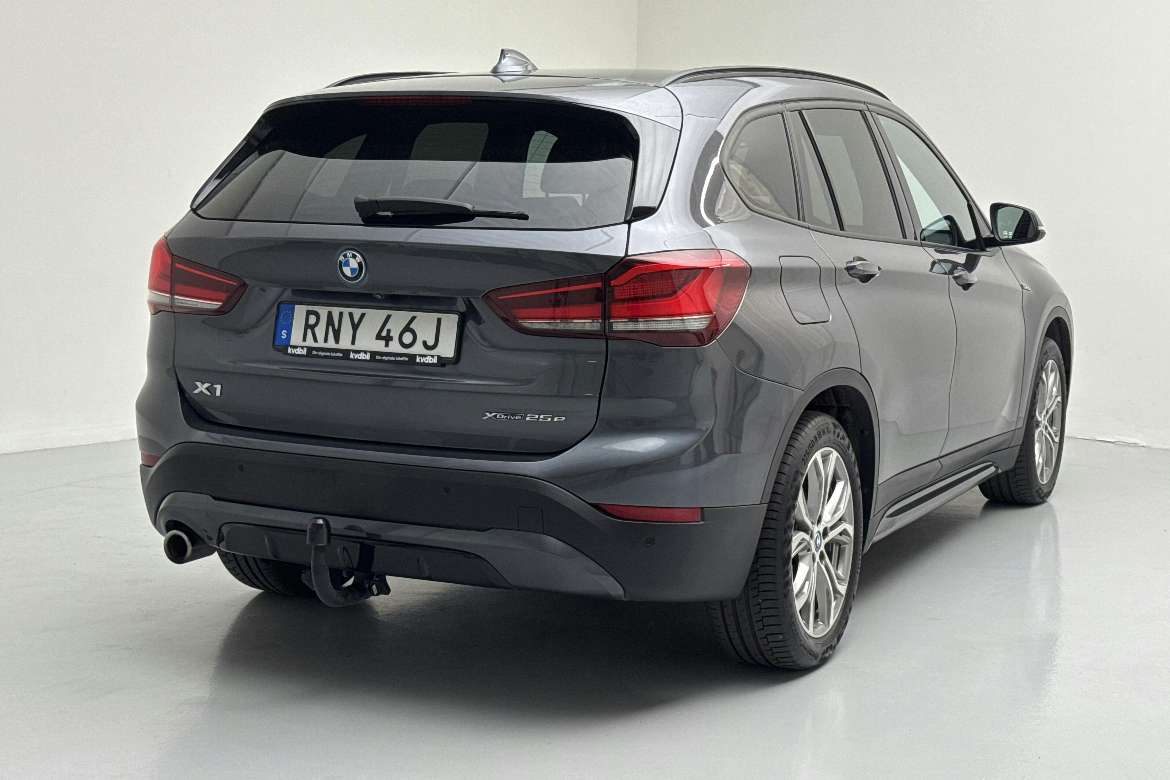BMW X1 xDrive25e 9,7 kWh LCI, F48 (220hk) - 7 289 mil - Automat - grå - 2022