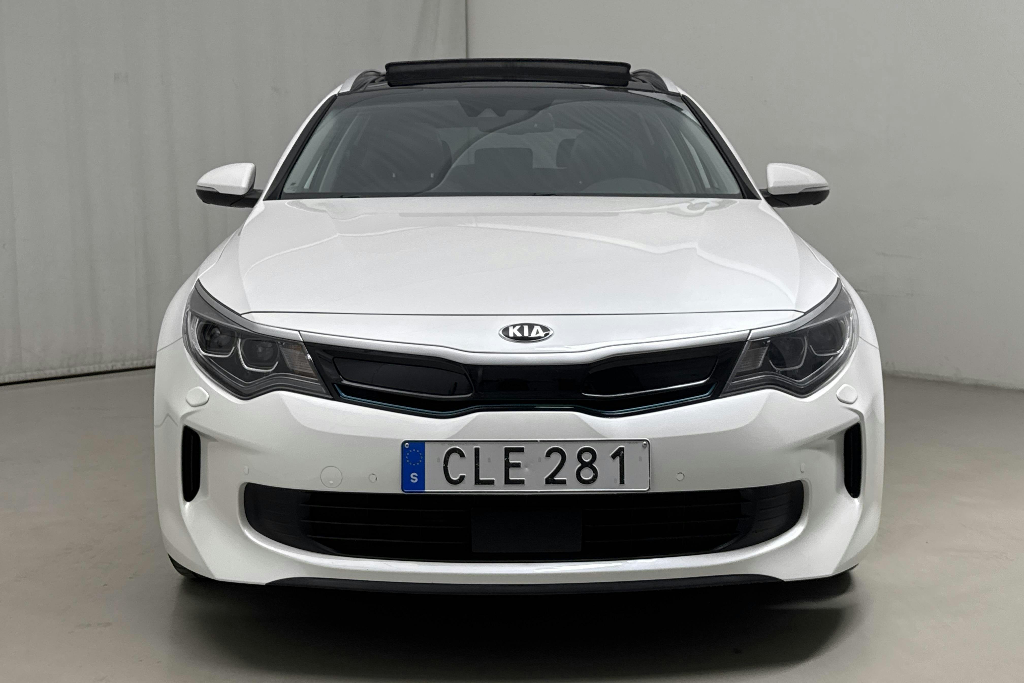KIA Optima 2.0 GDi Plug-in Hybrid SW (205hk) - 121 620 km - Automatic - white - 2018
