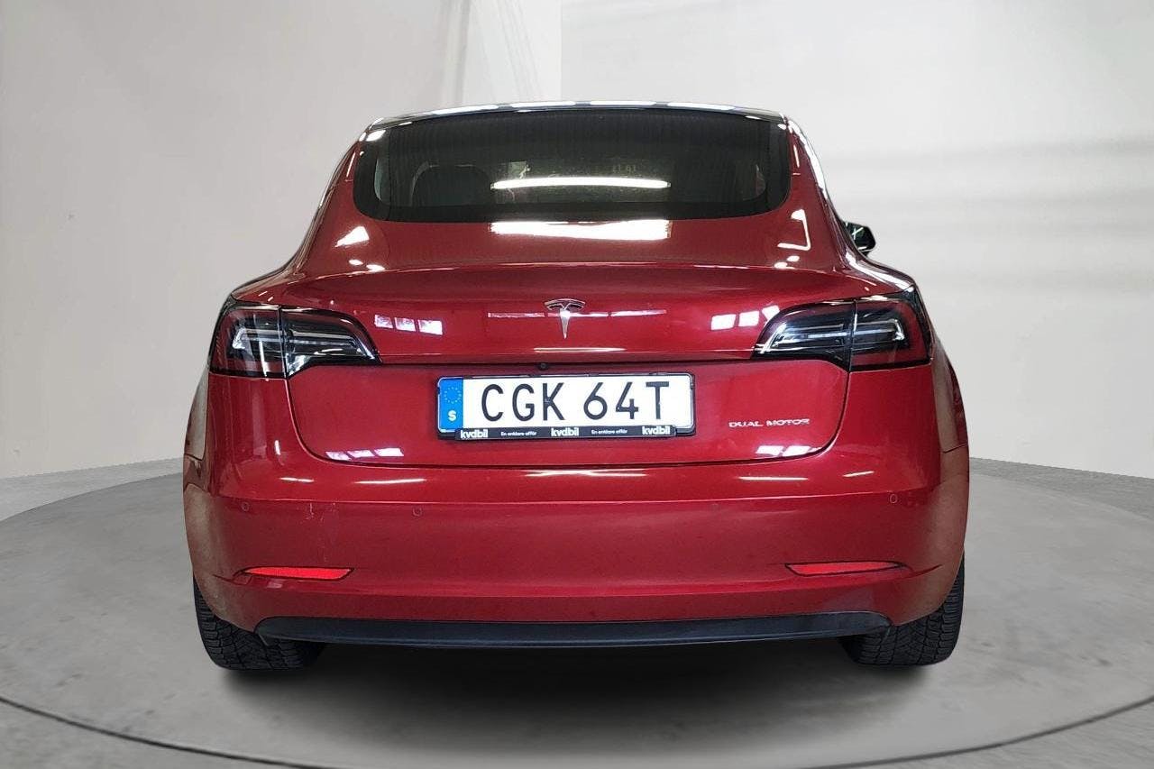 Tesla Model 3 Long Range Dual Motor AWD - 15 701 mil - Automat - röd - 2019