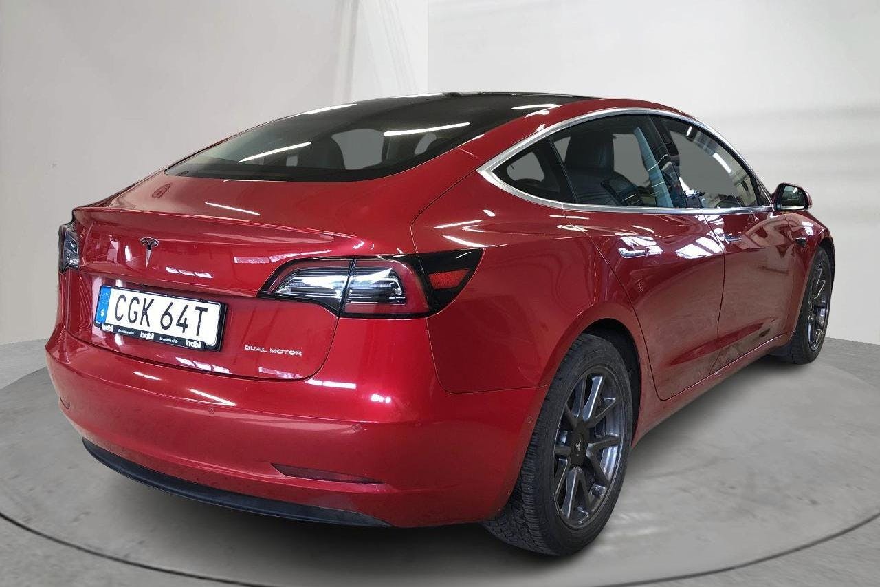 Tesla Model 3 Long Range Dual Motor AWD - 15 701 mil - Automat - röd - 2019