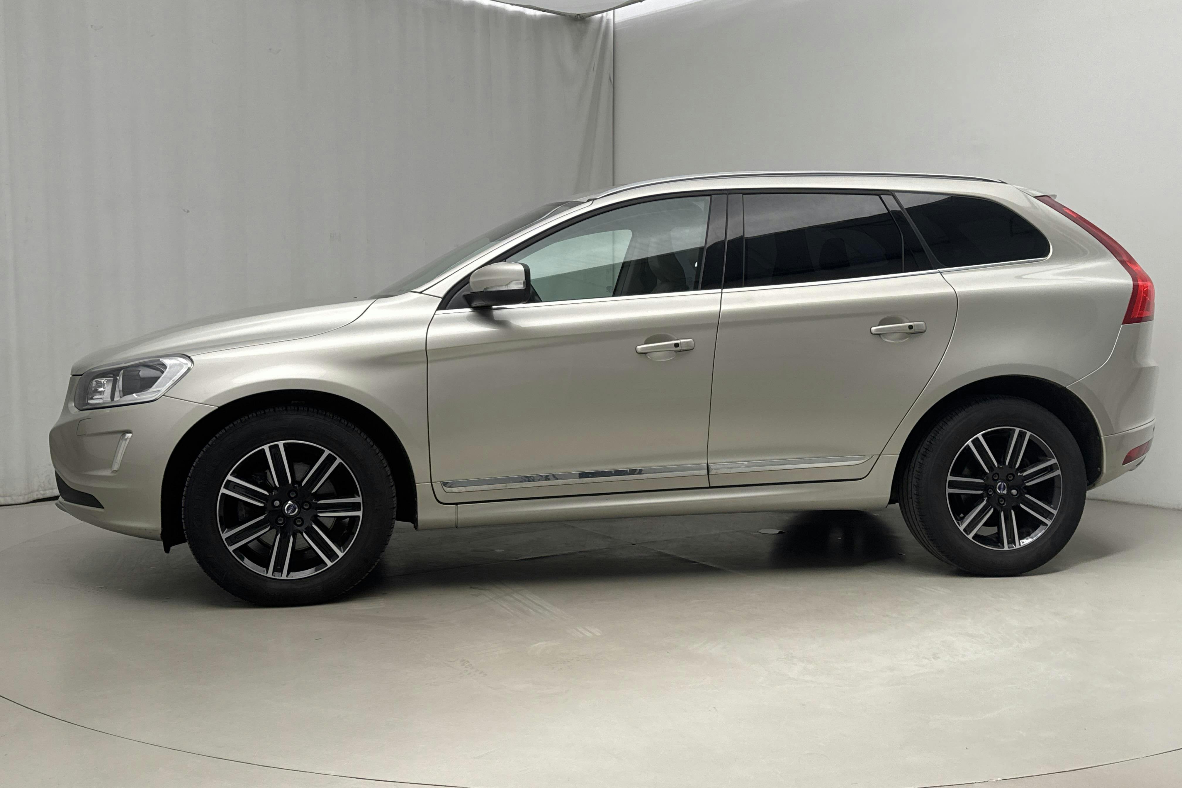 Presentation photo 2 of 15: Volvo XC60 D4 AWD (190hk) - 148 400 km - Automatic - Light Brown - 2017