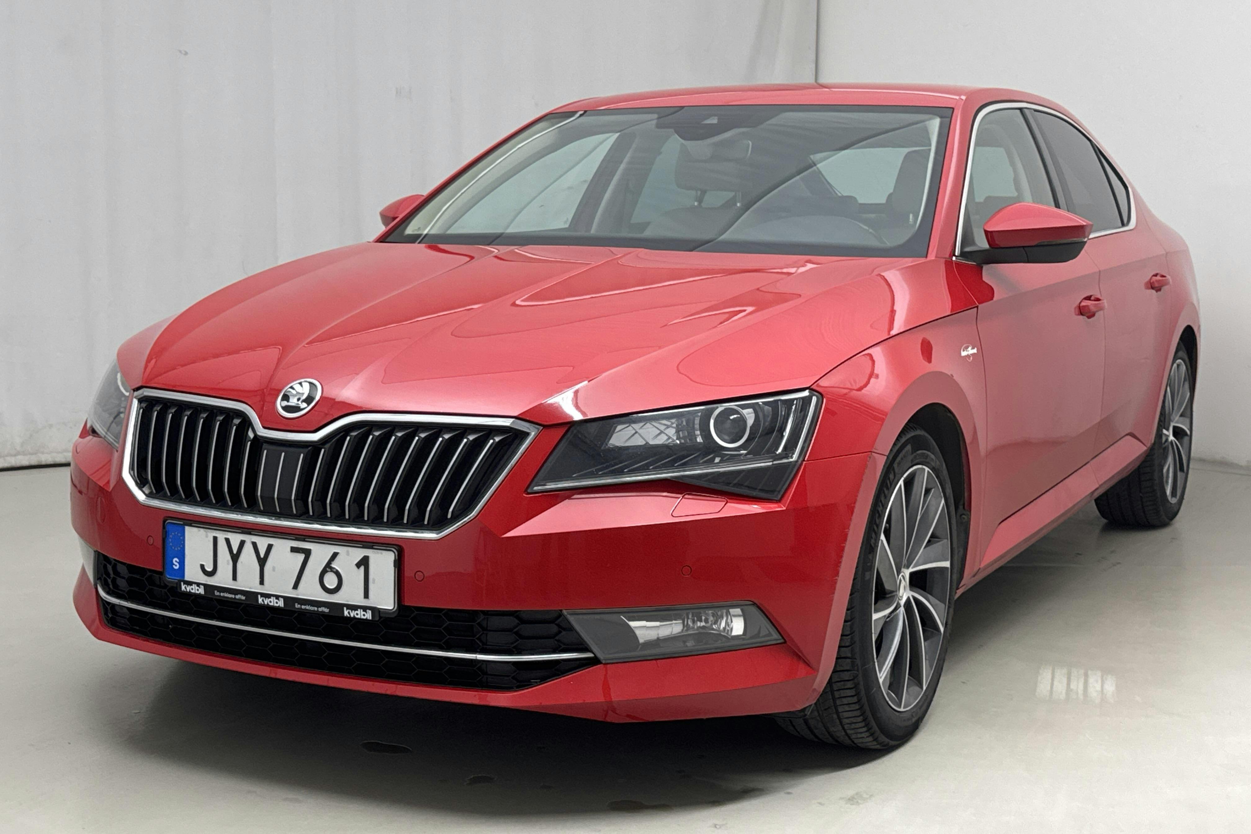 Skoda Superb 1.8 TSI (180hk) - 12 406 mil - Automat - röd - 2016