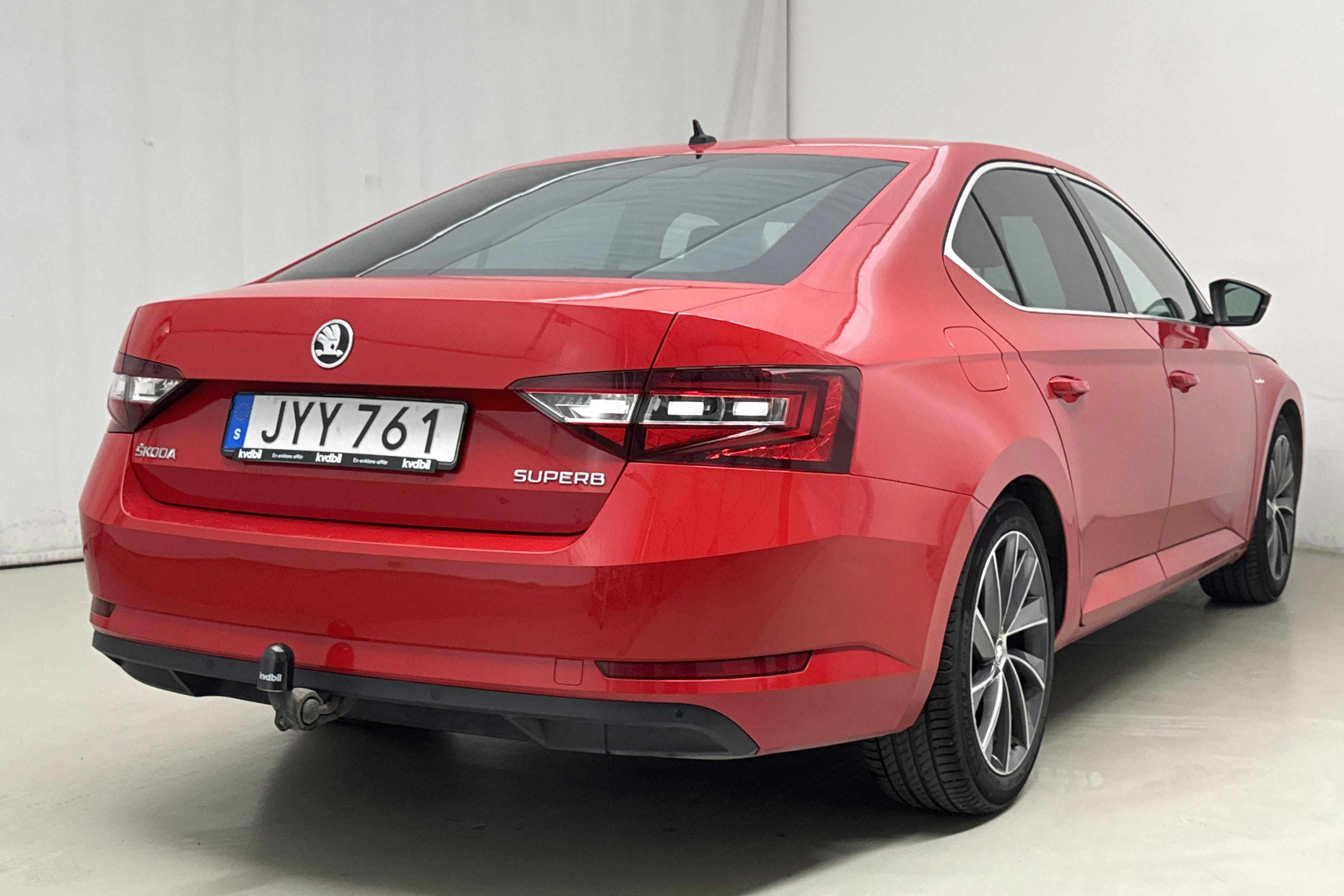 Skoda Superb 1.8 TSI (180hk) - 12 406 mil - Automat - röd - 2016