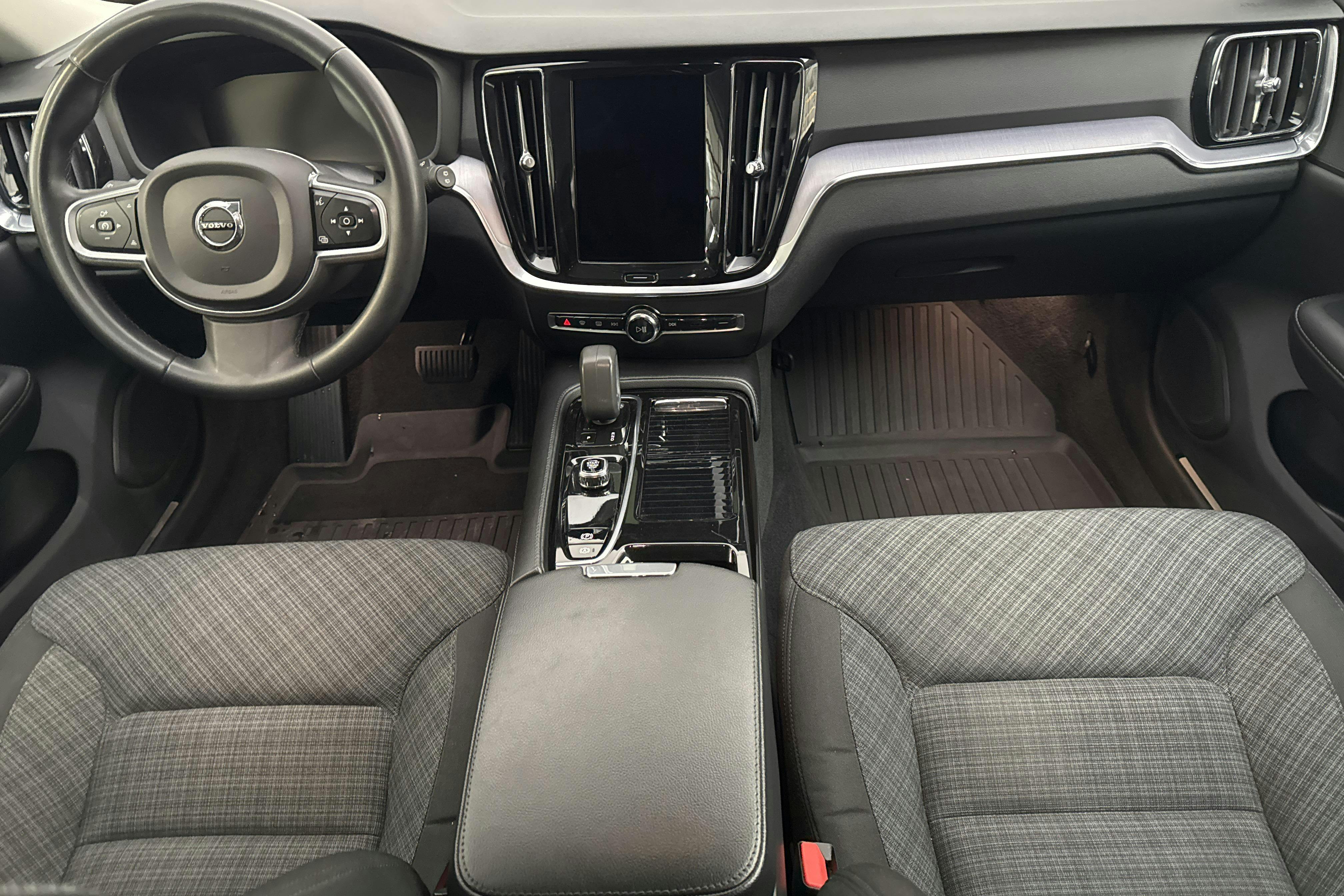 Volvo V60 T6 AWD Twin Engine (340hk) - 11 349 mil - Automat - svart - 2022
