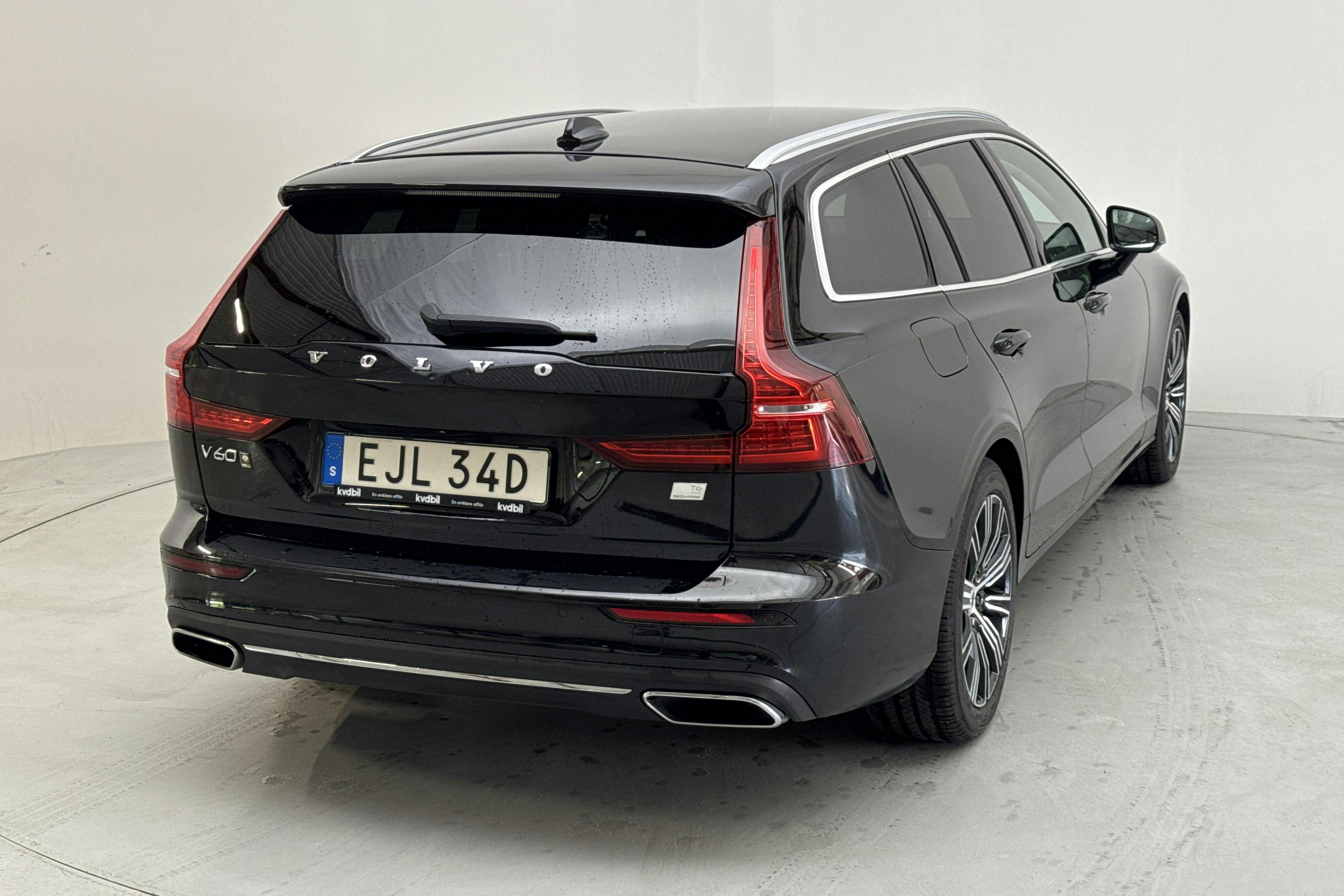 Volvo V60 T6 AWD Twin Engine (340hk) - 11 349 mil - Automat - svart - 2022