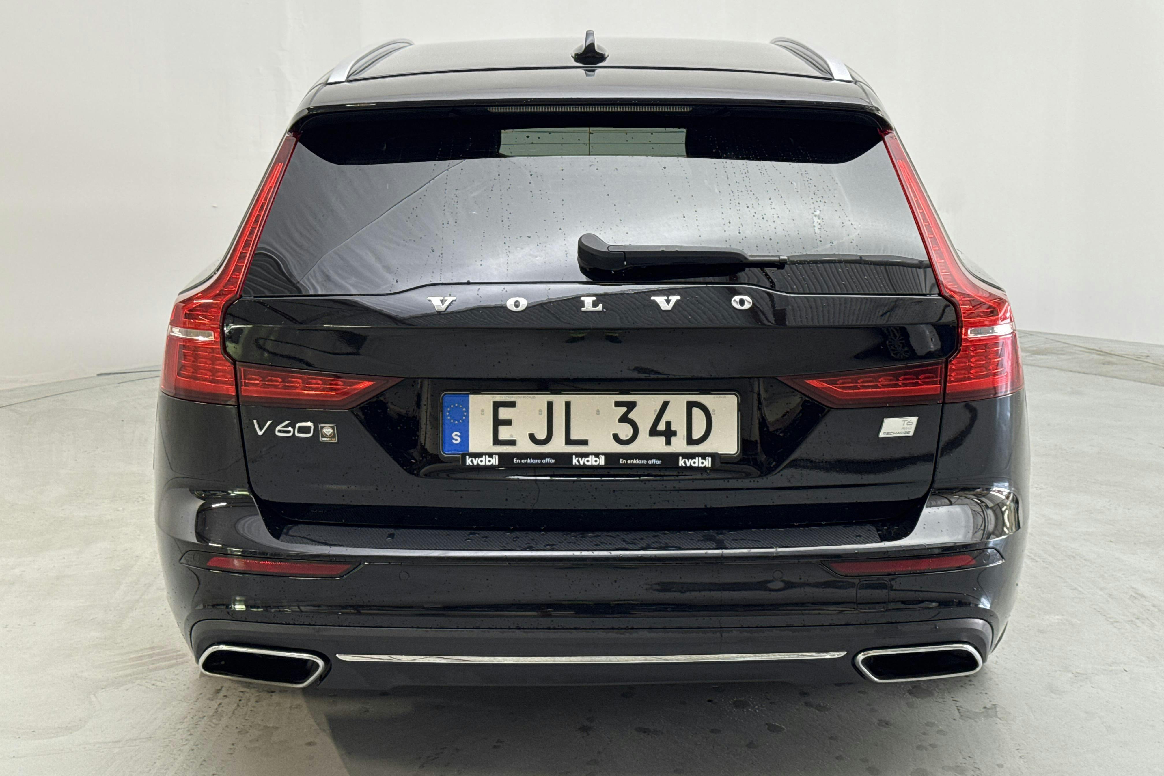 Volvo V60 T6 AWD Twin Engine (340hk) - 11 349 mil - Automat - svart - 2022