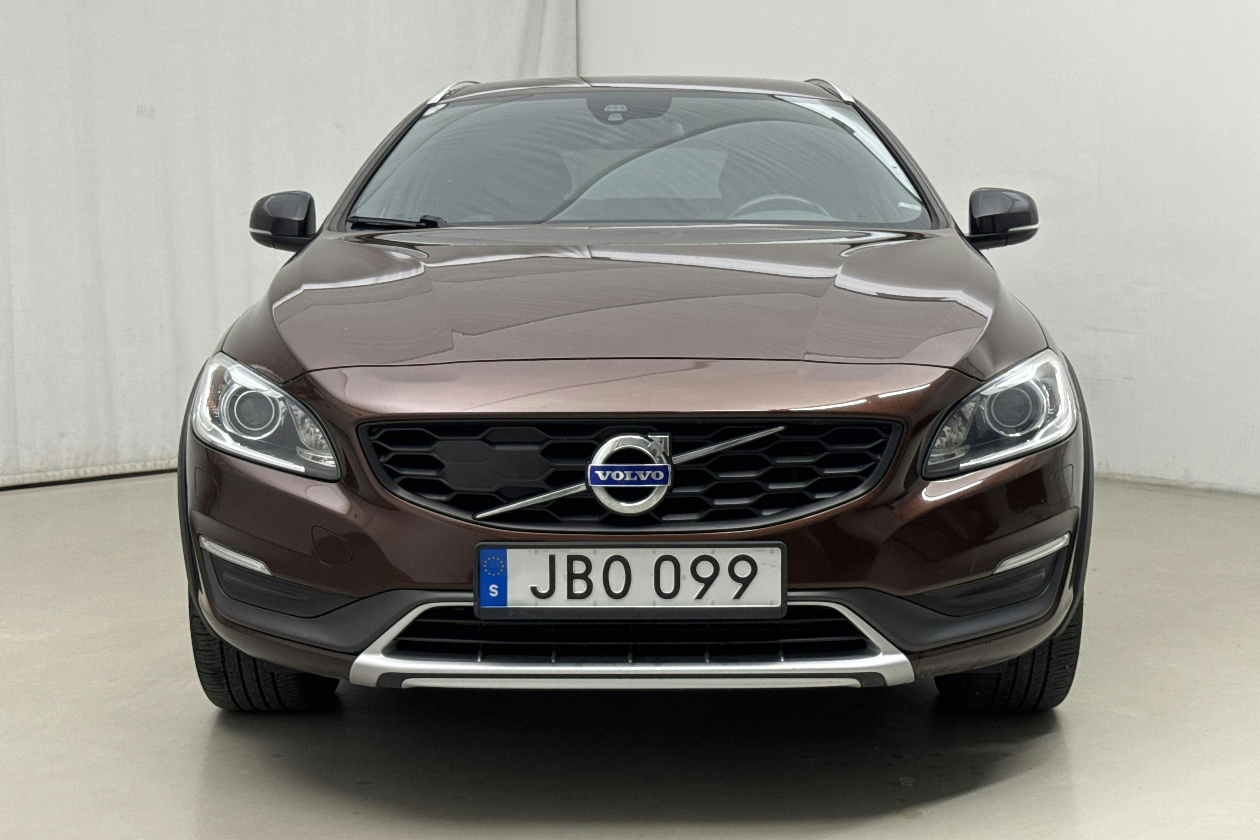 Volvo V60 D4 Cross Country (190hk) - 188 530 km - Käsitsi - pruun - 2016