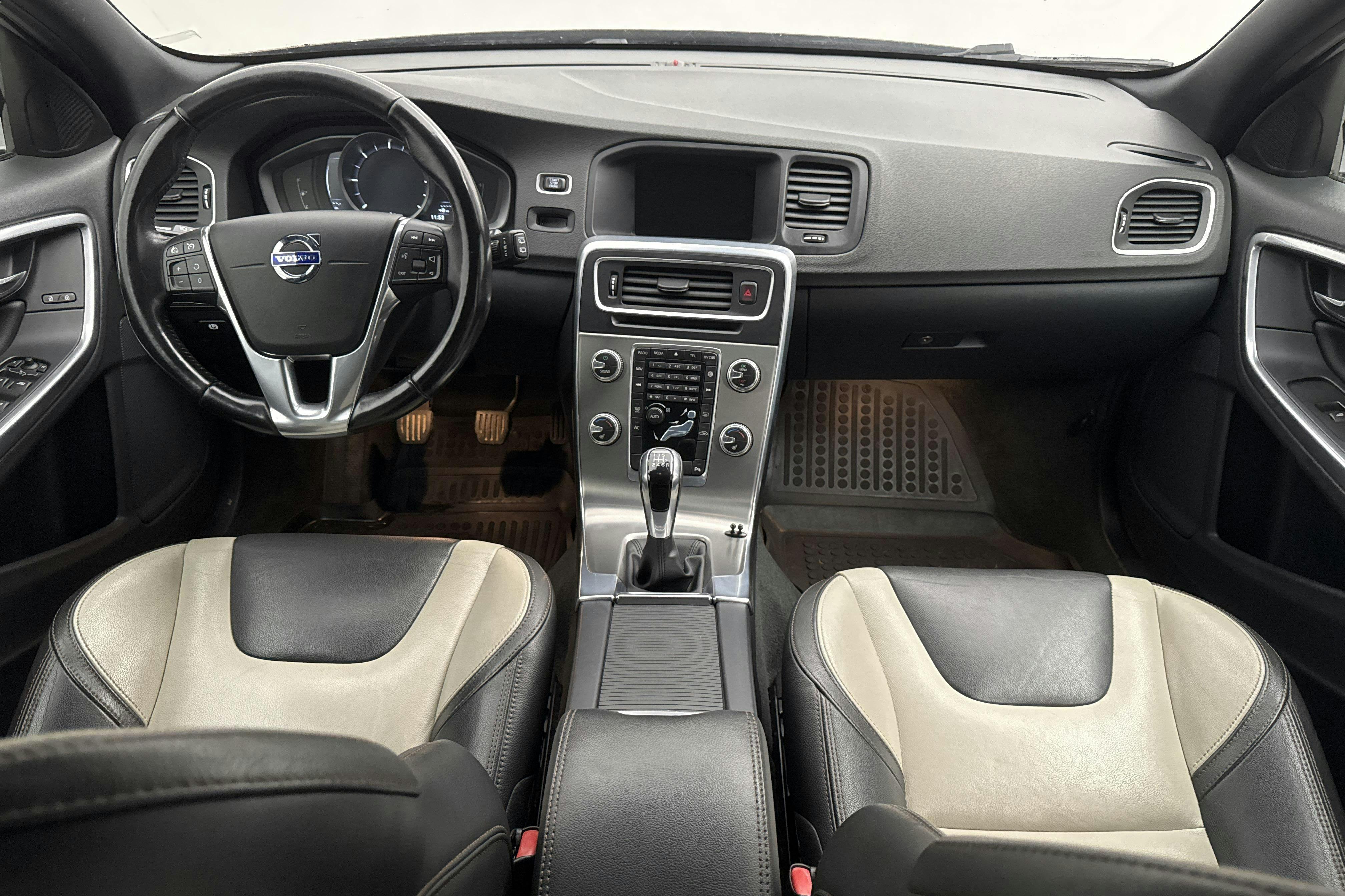 Volvo V60 D4 Cross Country (190hk) - 188 530 km - Käsitsi - pruun - 2016