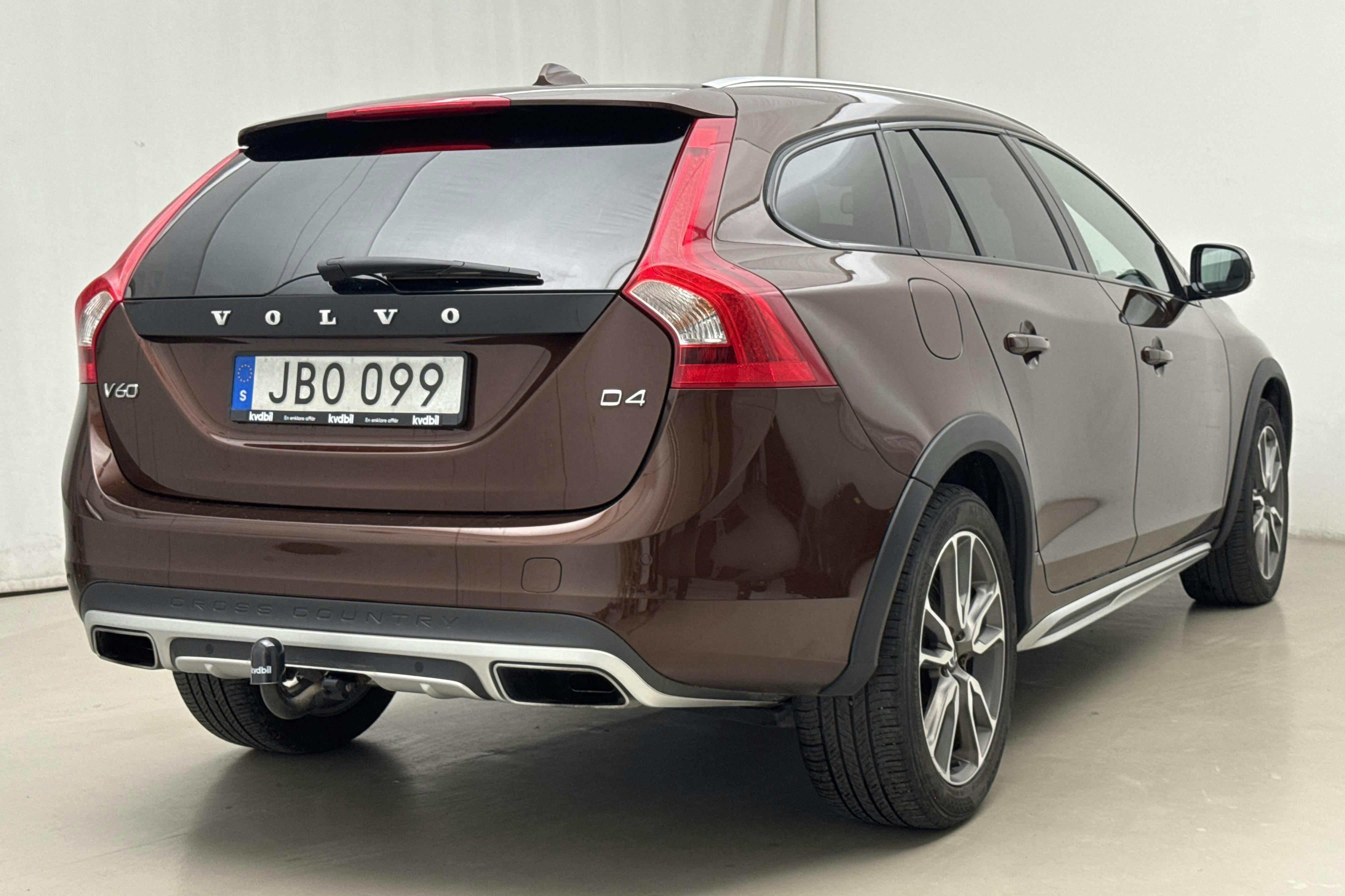 Volvo V60 D4 Cross Country (190hk) - 188 530 km - Käsitsi - pruun - 2016