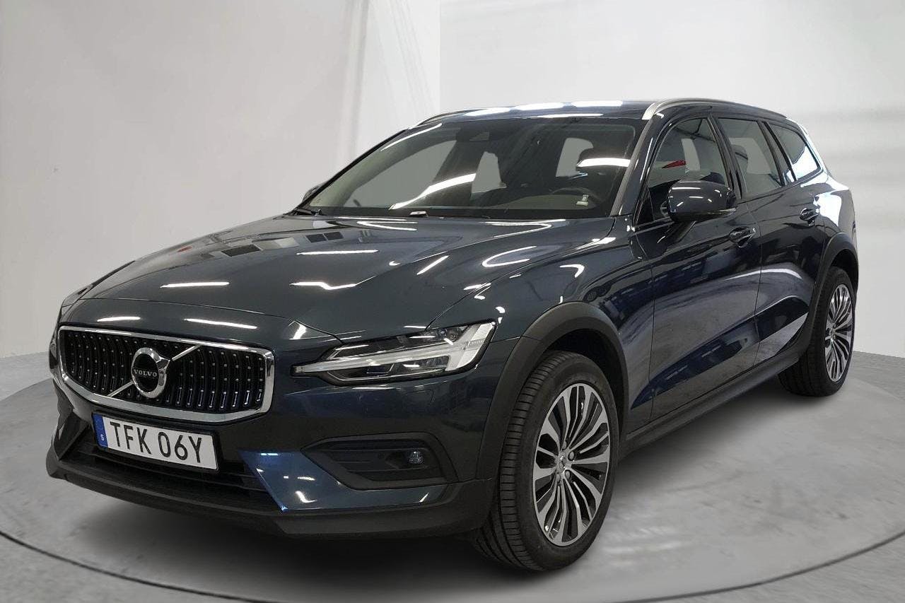 Volvo V60 B4 Cross Country AWD Mildhybrid, Diesel (197hk) - 15 615 mil - Automat - Dark Blue - 2021