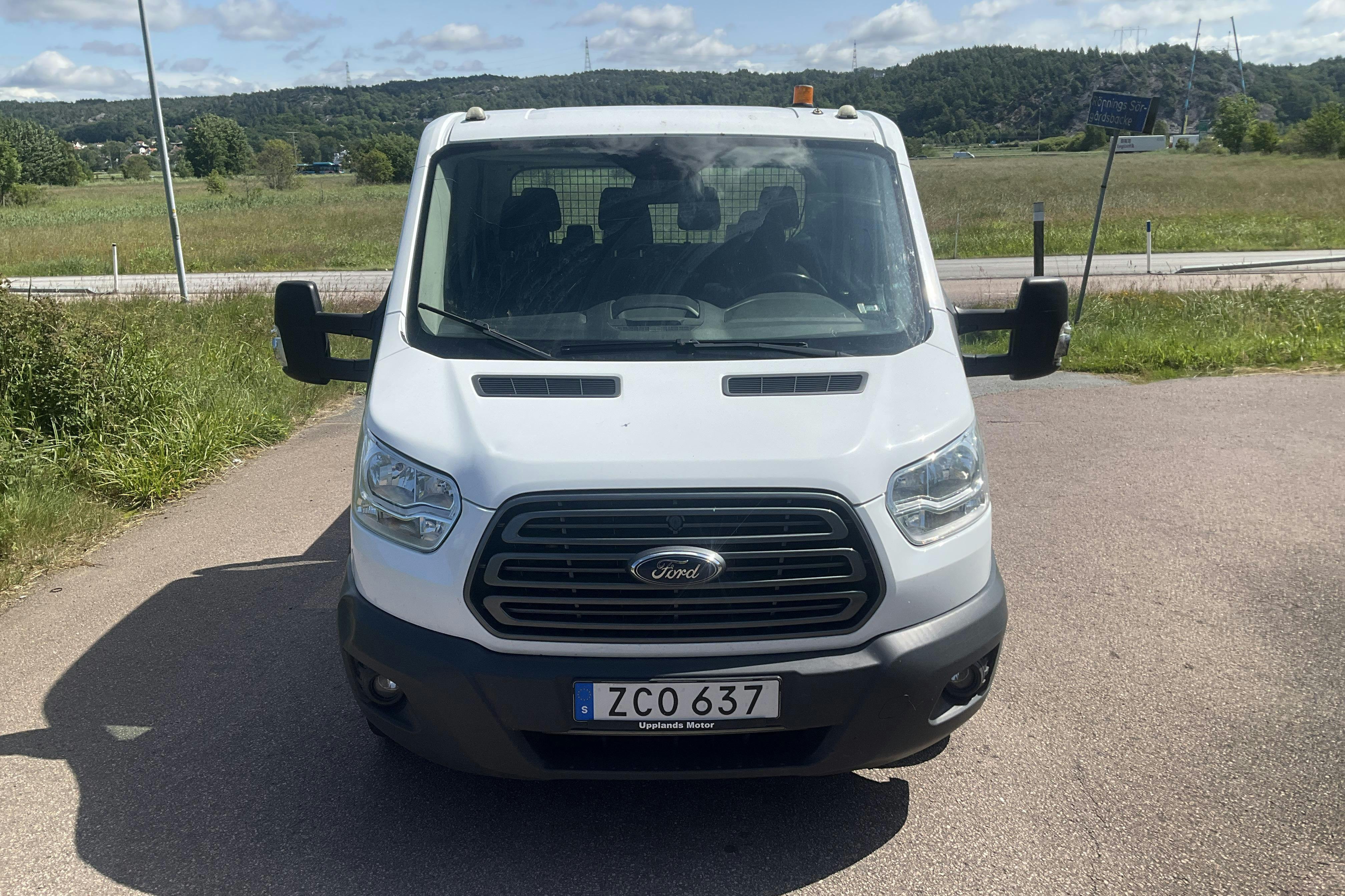 Ford Transit Chassi 350 2.0 TDCi 2WD (130hk) - 100 110 km - Käsitsi - valge - 2018
