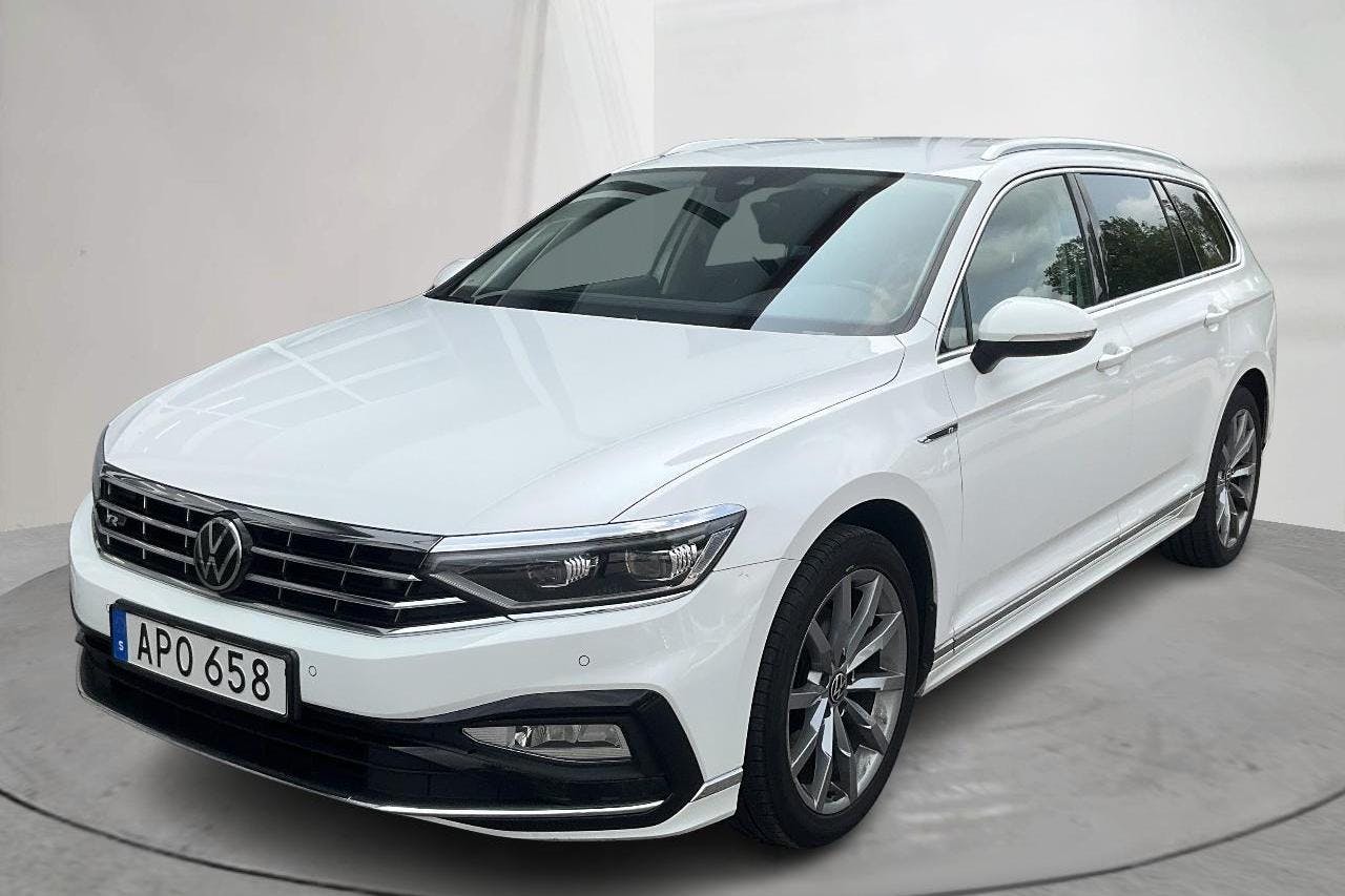 VW Passat 2.0 TDI Sportscombi (200hk) - 11 885 mil - Automat - vit - 2021