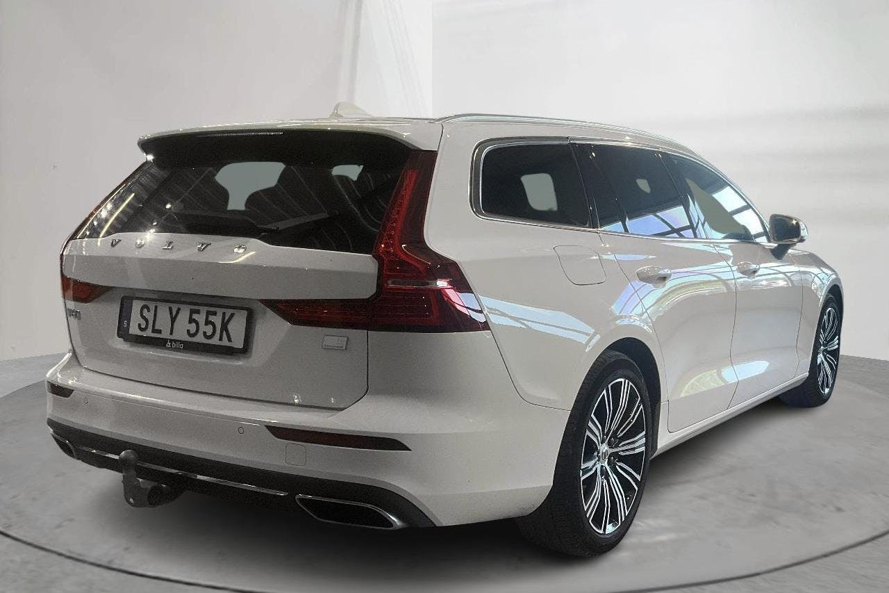 Volvo V60 T6 AWD Recharge (350hk) - 12 769 mil - Automat - vit - 2022