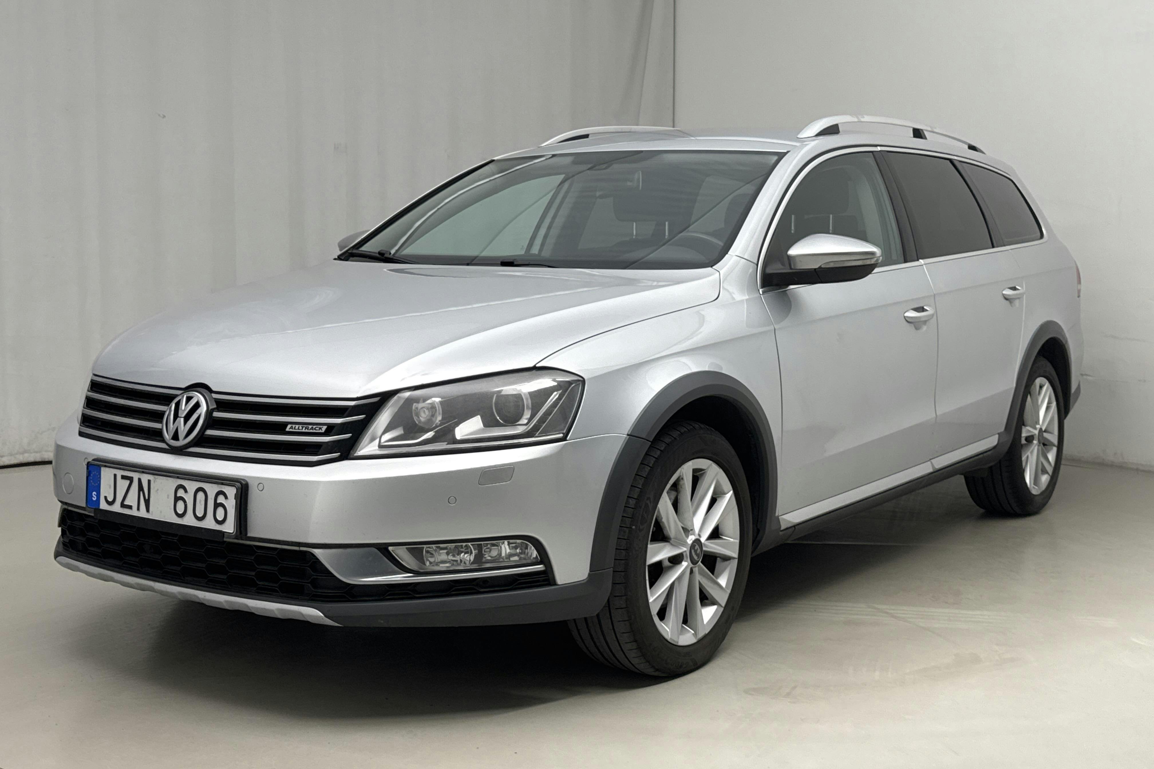 VW Passat Alltrack 2.0 TDI BlueMotion Technology 4Motion (177hk) - 20 528 mil - Automat - silver - 2014