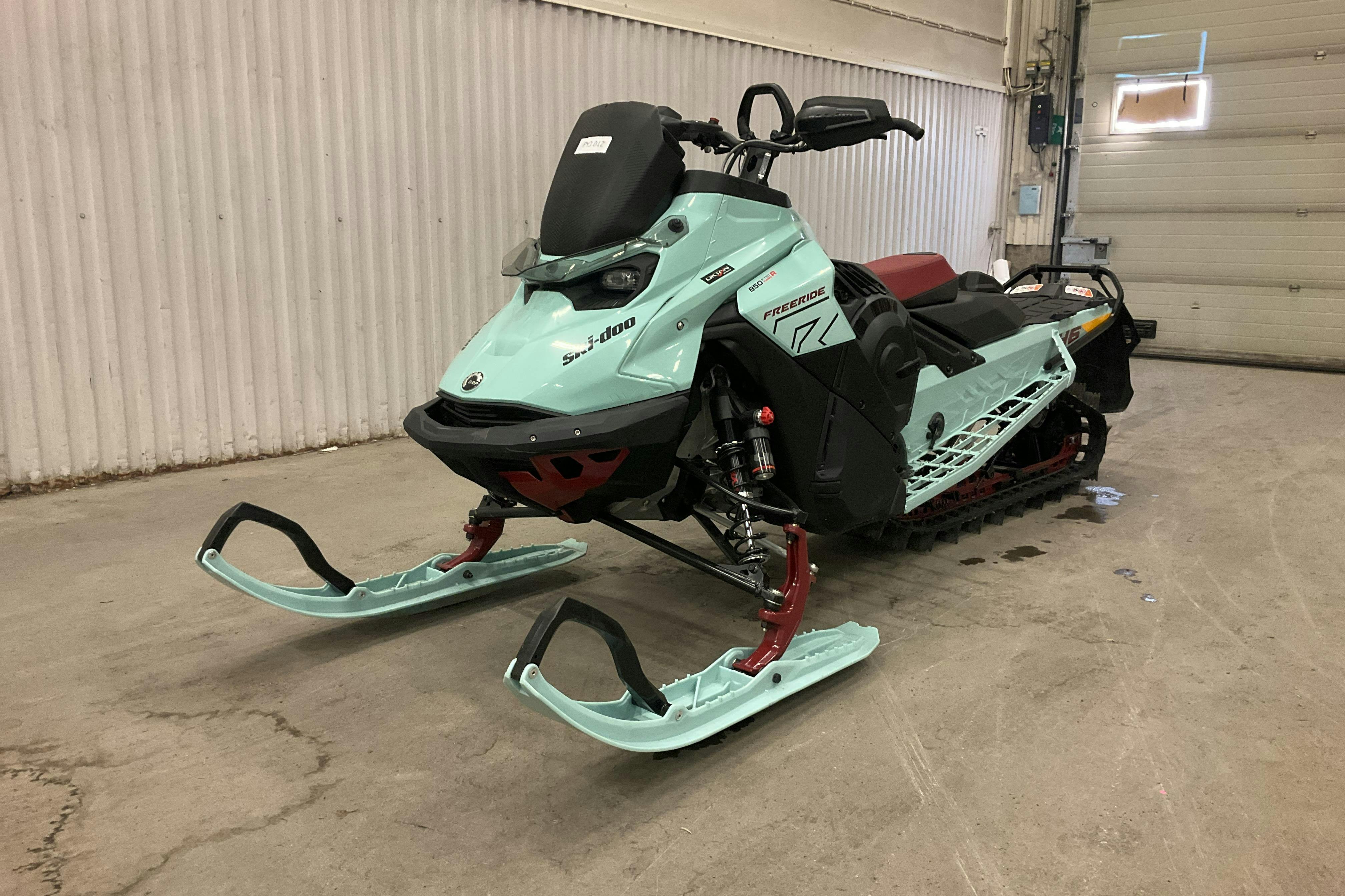 ski-doo FREERIDE STD 850 E-TEC Turbo R 146" snöskoter - 25 mil - Automat - 2024