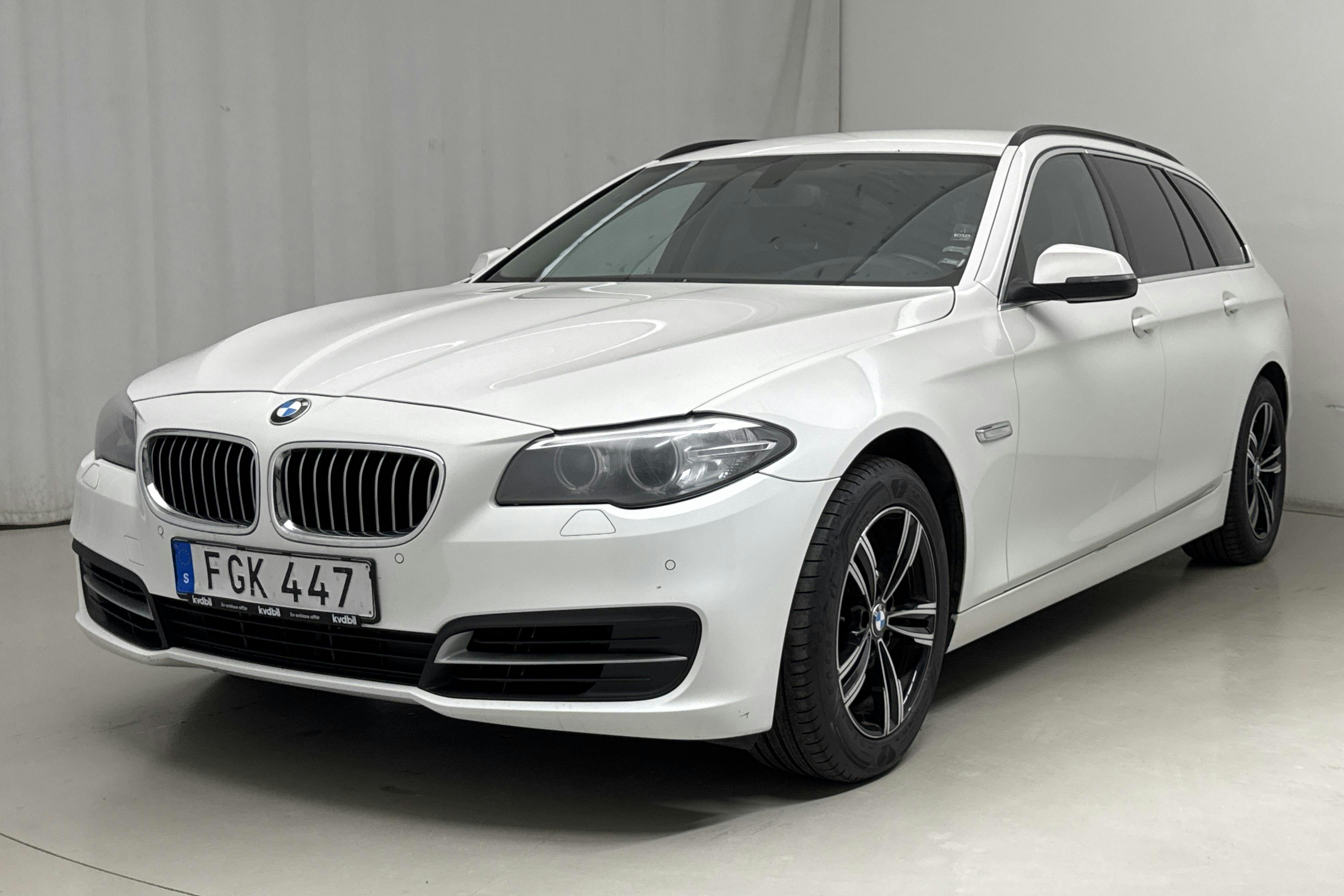 BMW 520d xDrive Touring, F11 (184hk) - 28 309 mil - Automat - vit - 2014