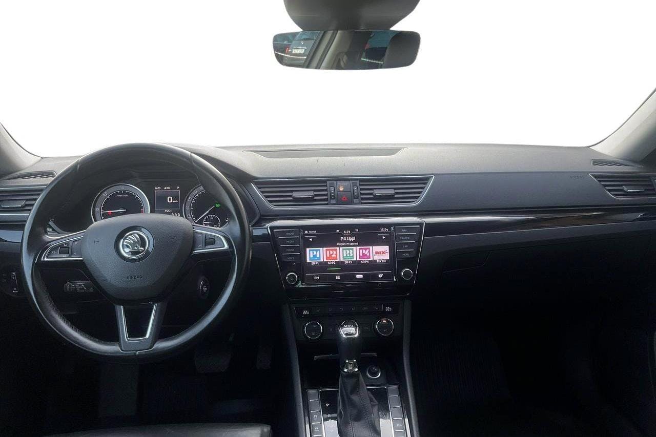 Skoda Superb 2.0 TDI 4x4 Kombi (190hk) - 12 421 mil - Automat - vit - 2017