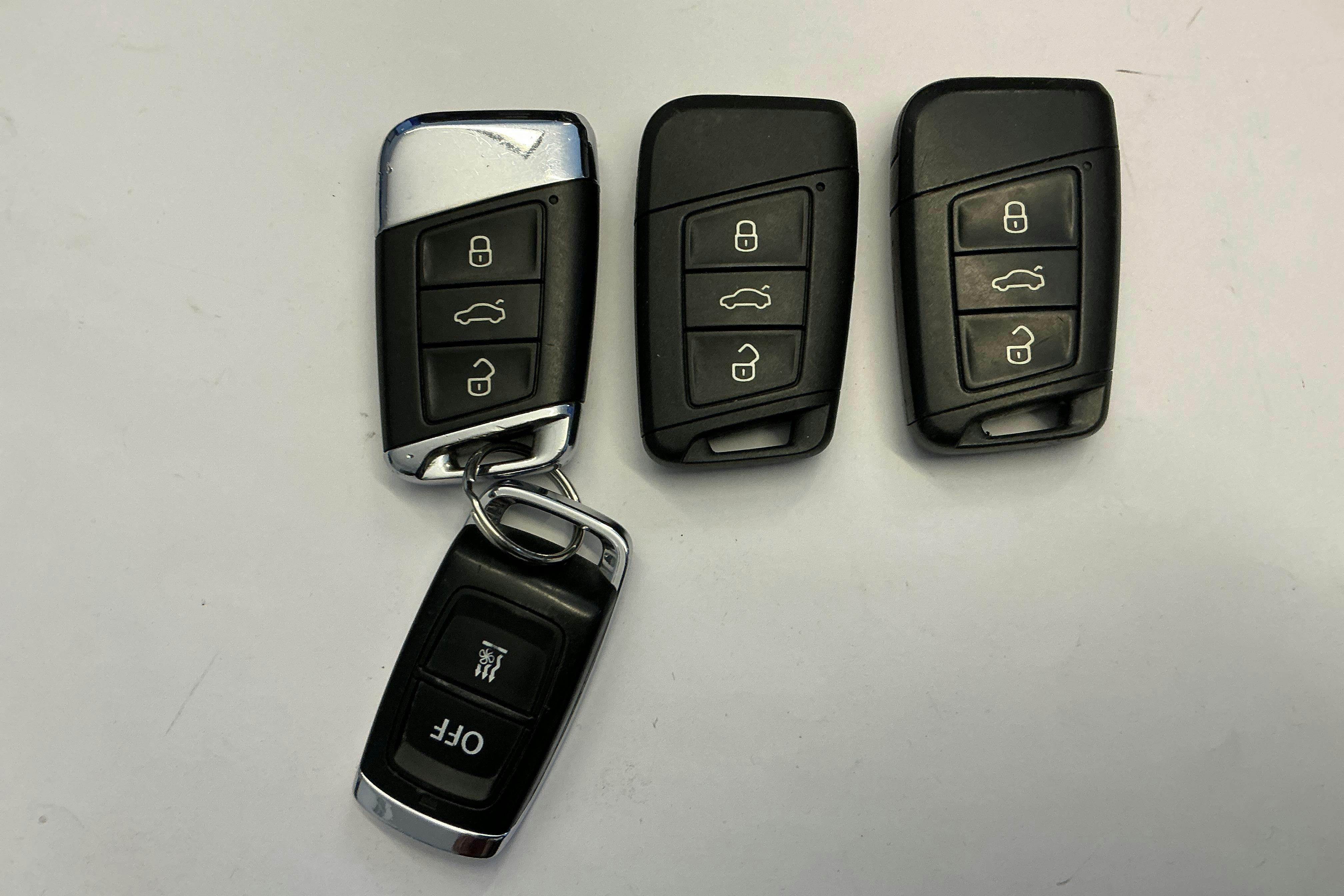 Presentationsfoto 15 av 15: Skoda Superb 2.0 TDI 4x4 Kombi (190hk) - 12 421 mil - Automat - vit - 2017