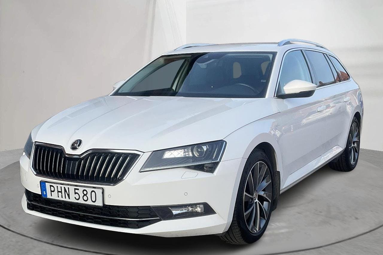 Skoda Superb 2.0 TDI 4x4 Kombi (190hk) - 12 421 mil - Automat - vit - 2017