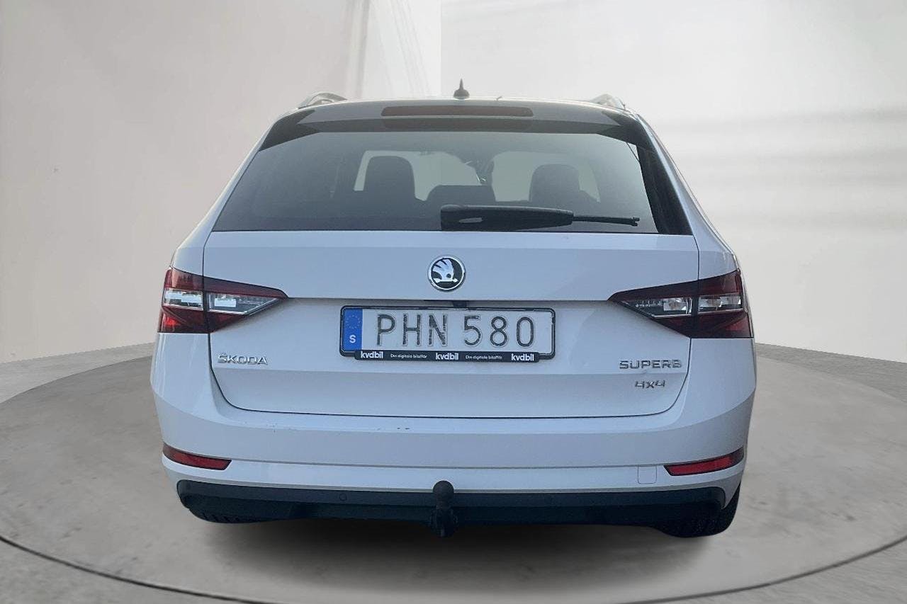 Skoda Superb 2.0 TDI 4x4 Kombi (190hk) - 12 421 mil - Automat - vit - 2017