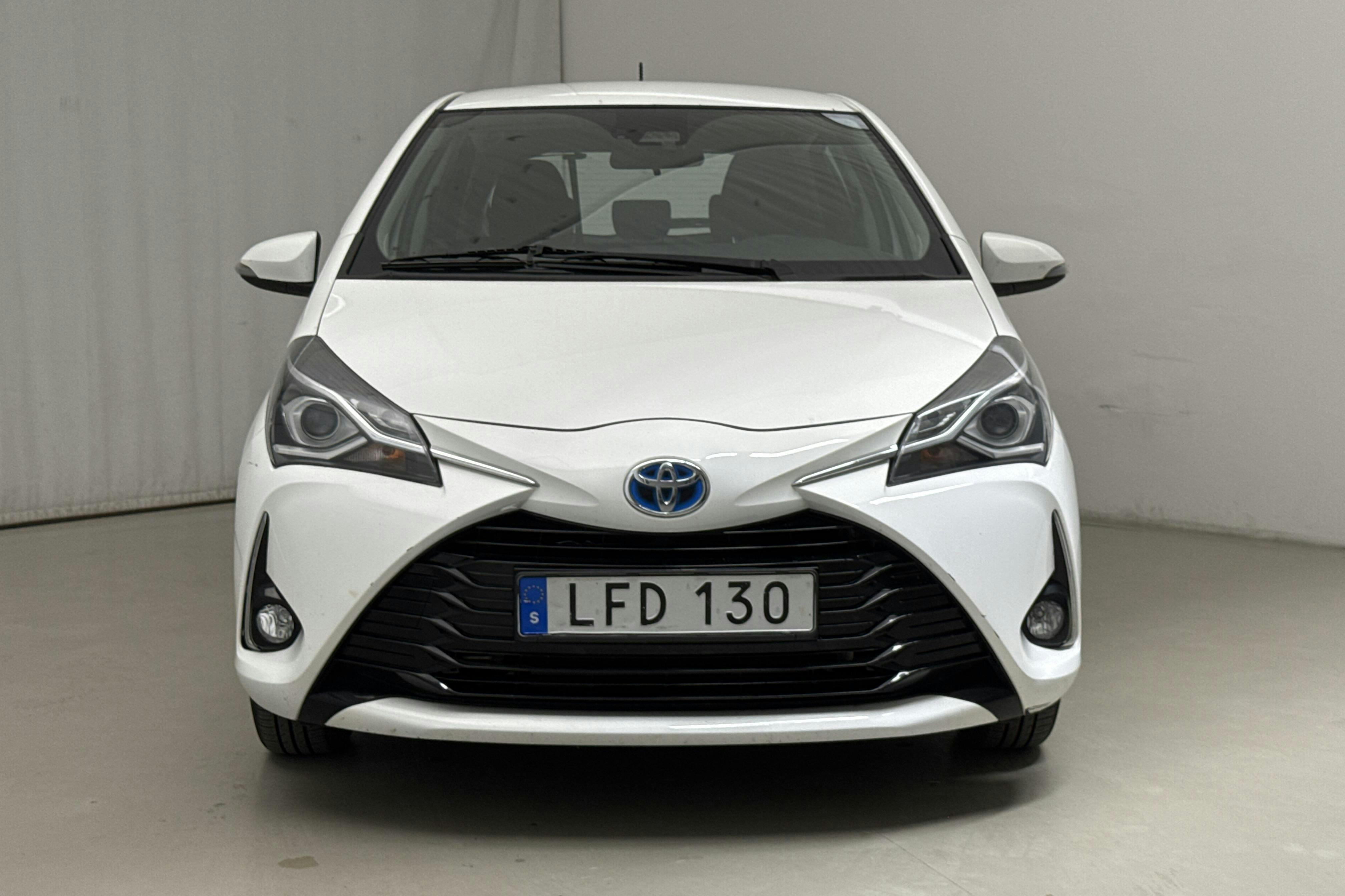Toyota Yaris 1.5 Hybrid 5dr (101hk) - 8 927 mil - Automat - vit - 2018