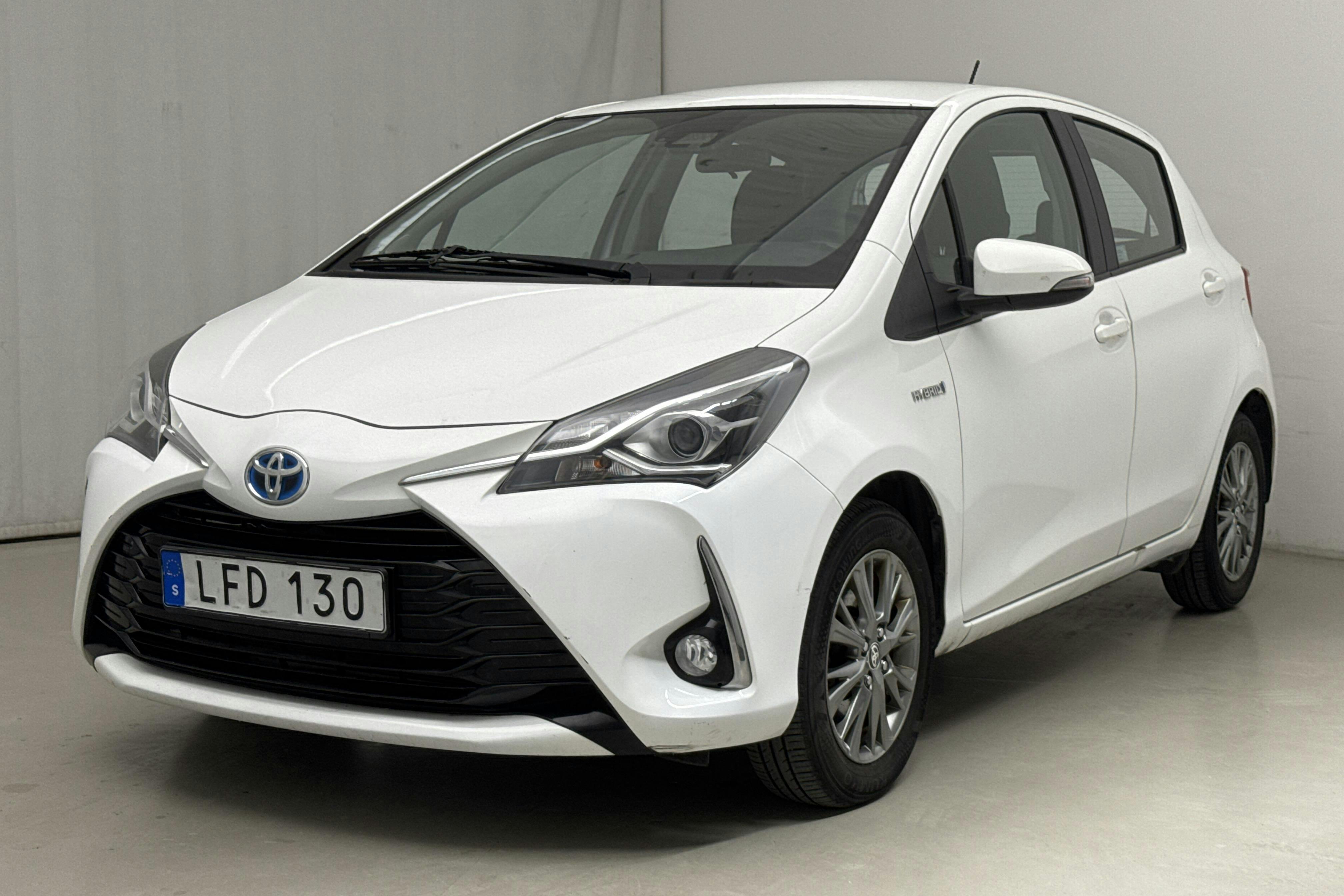 Toyota Yaris 1.5 Hybrid 5dr (101hk) - 8 927 mil - Automat - vit - 2018