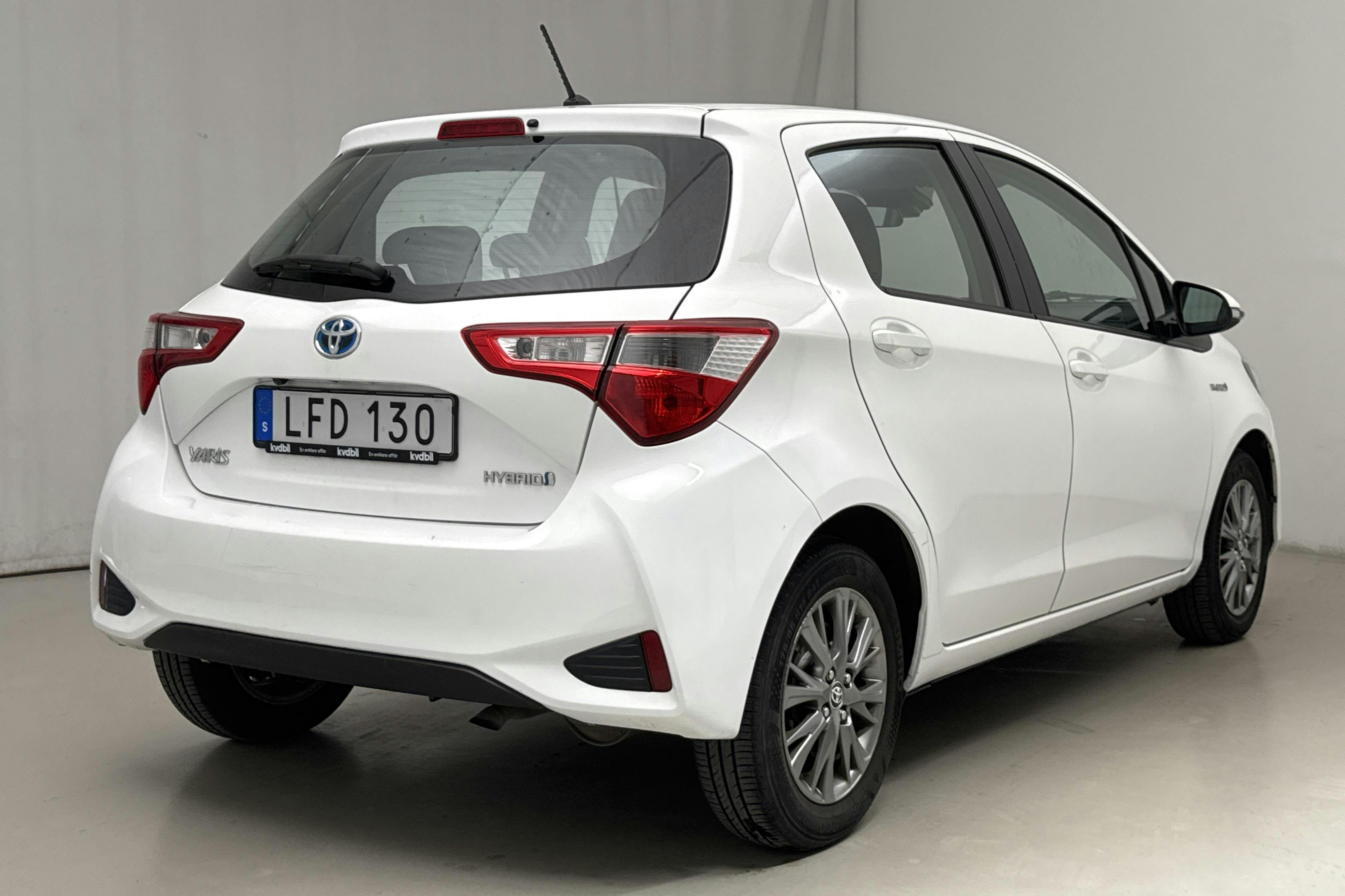 Toyota Yaris 1.5 Hybrid 5dr (101hk) - 8 927 mil - Automat - vit - 2018