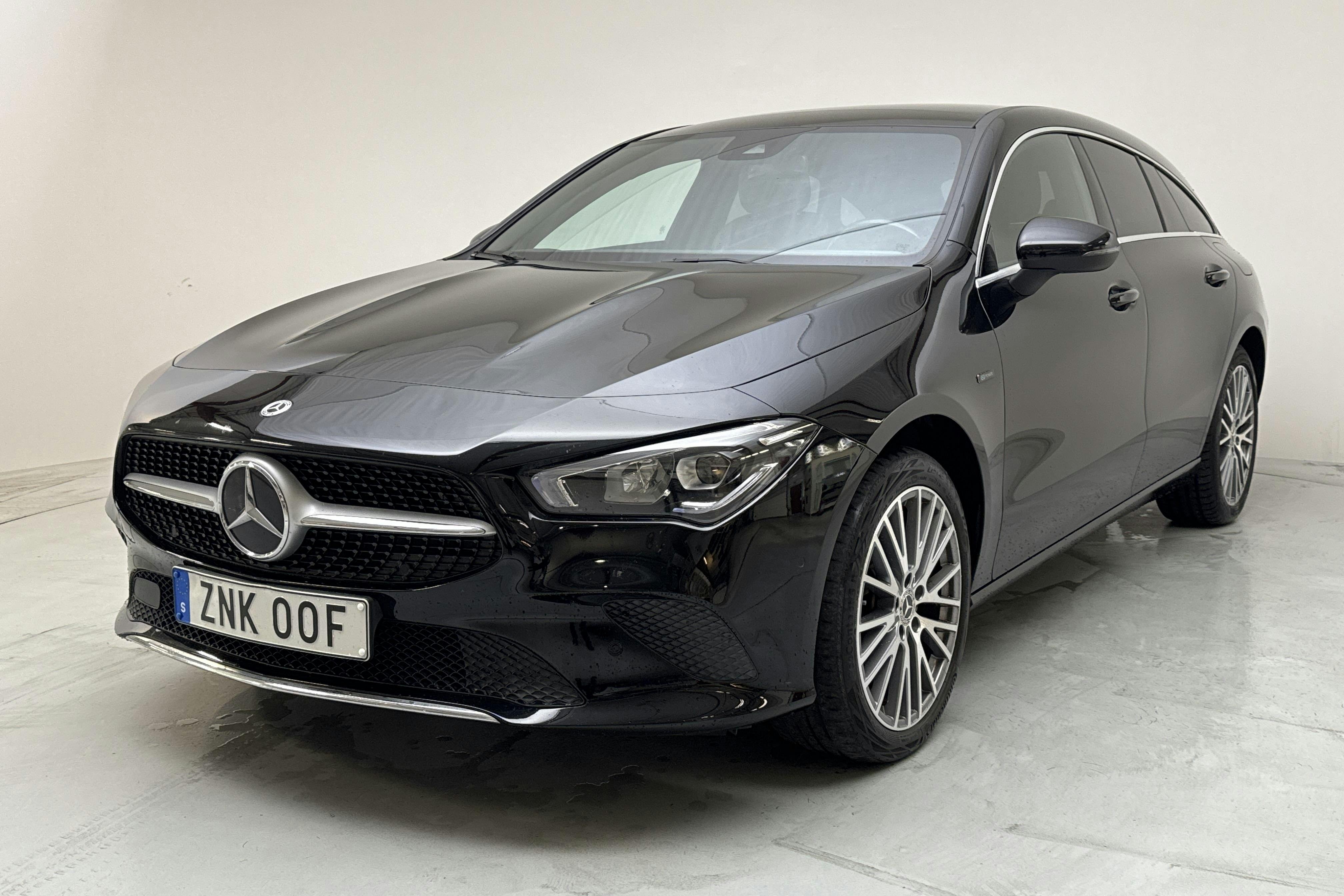 Mercedes CLA 250 e Shooting Brake X118 (218hk) - 9 785 mil - Automat - svart - 2021