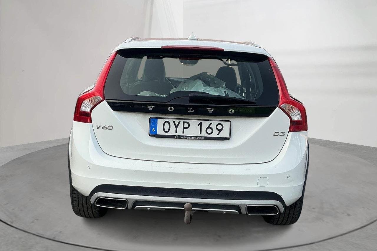 Volvo V60 D3 Cross Country (150hk) - 15 271 mil - Automat - vit - 2018