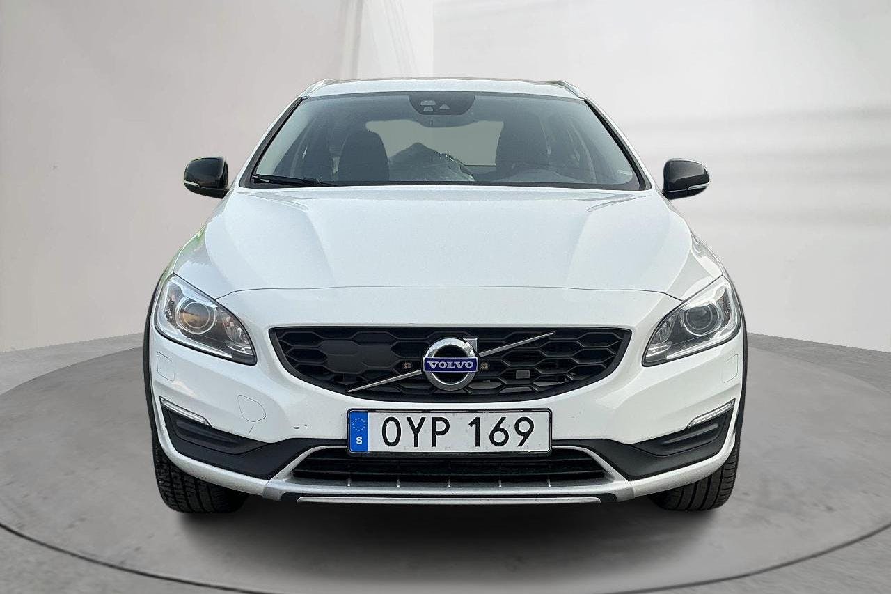 Volvo V60 D3 Cross Country (150hk) - 15 271 mil - Automat - vit - 2018