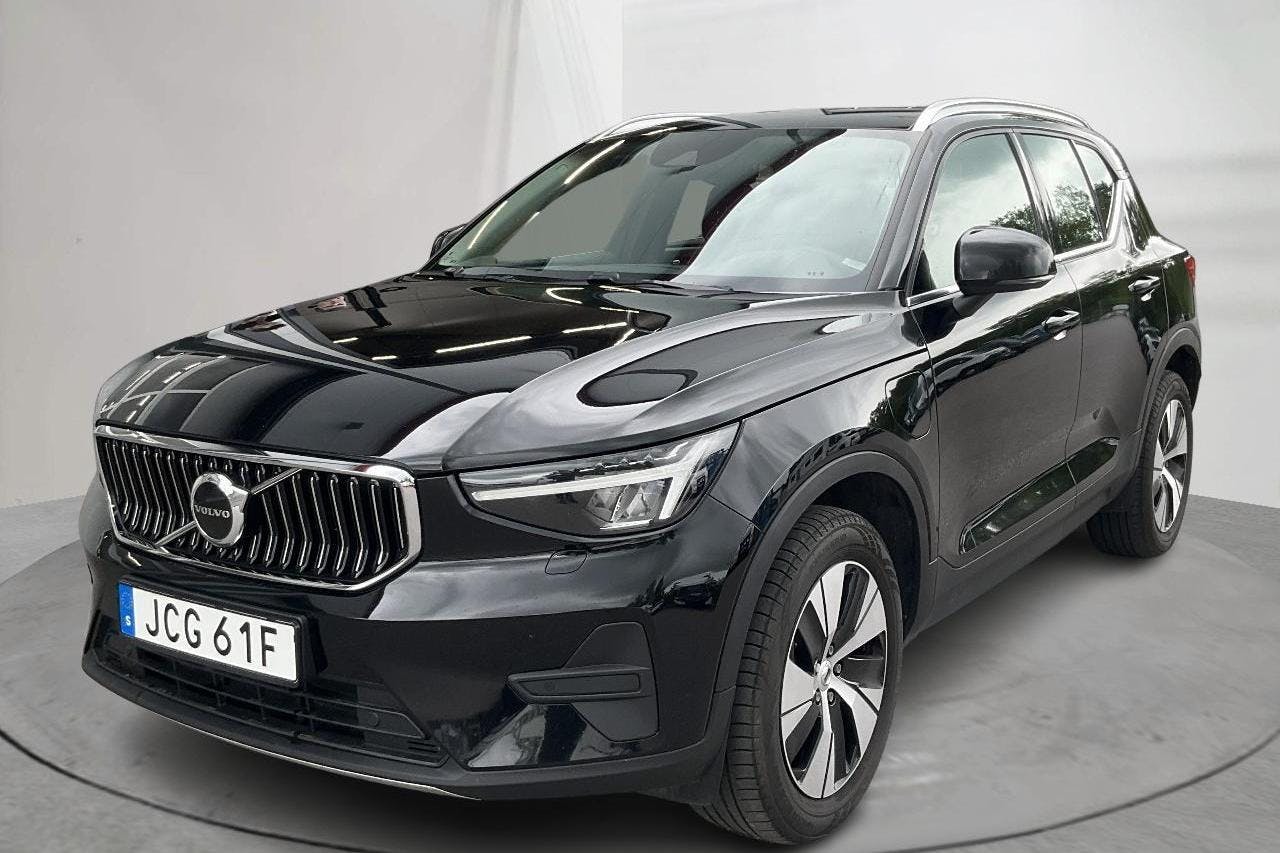 Volvo XC40 T4 2WD Twin Engine (211hk) - 8 407 mil - Automat - svart - 2023