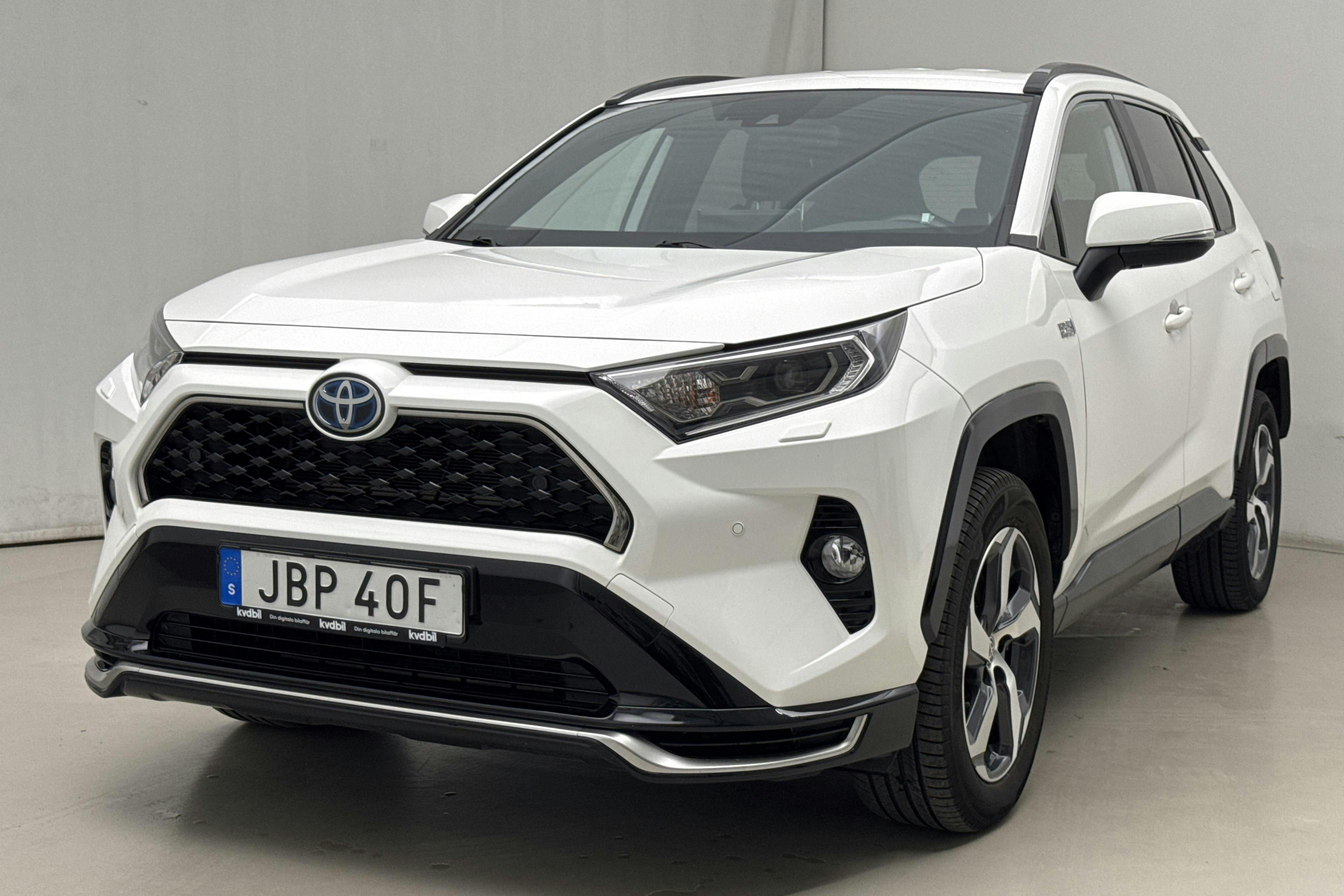 Toyota RAV4 2.5 Plug-in Hybrid AWD (306hk) - 121 920 km - Automatic - white - 2022