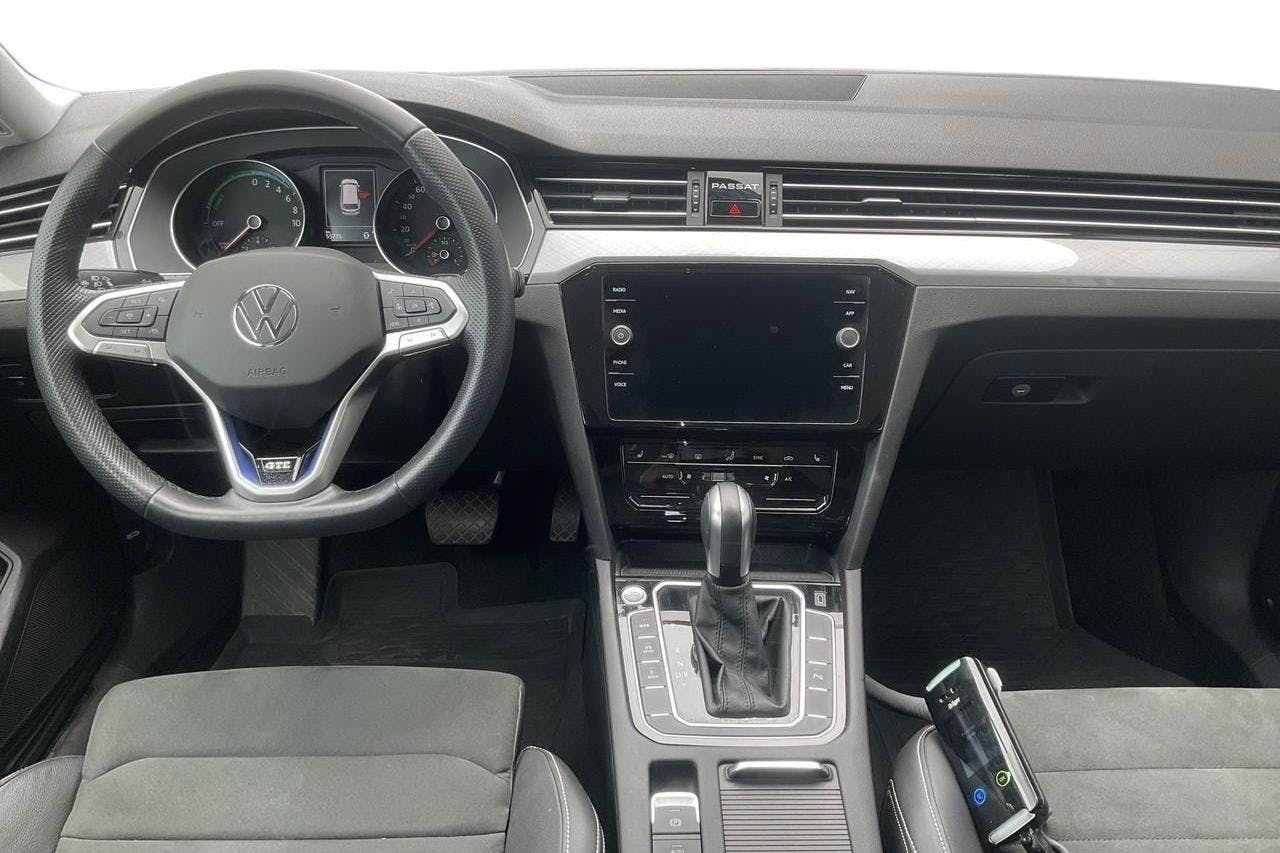 VW Passat 1.4 GTE Sportscombi (218hk) - 55 740 km - Automaatne - valge - 2021