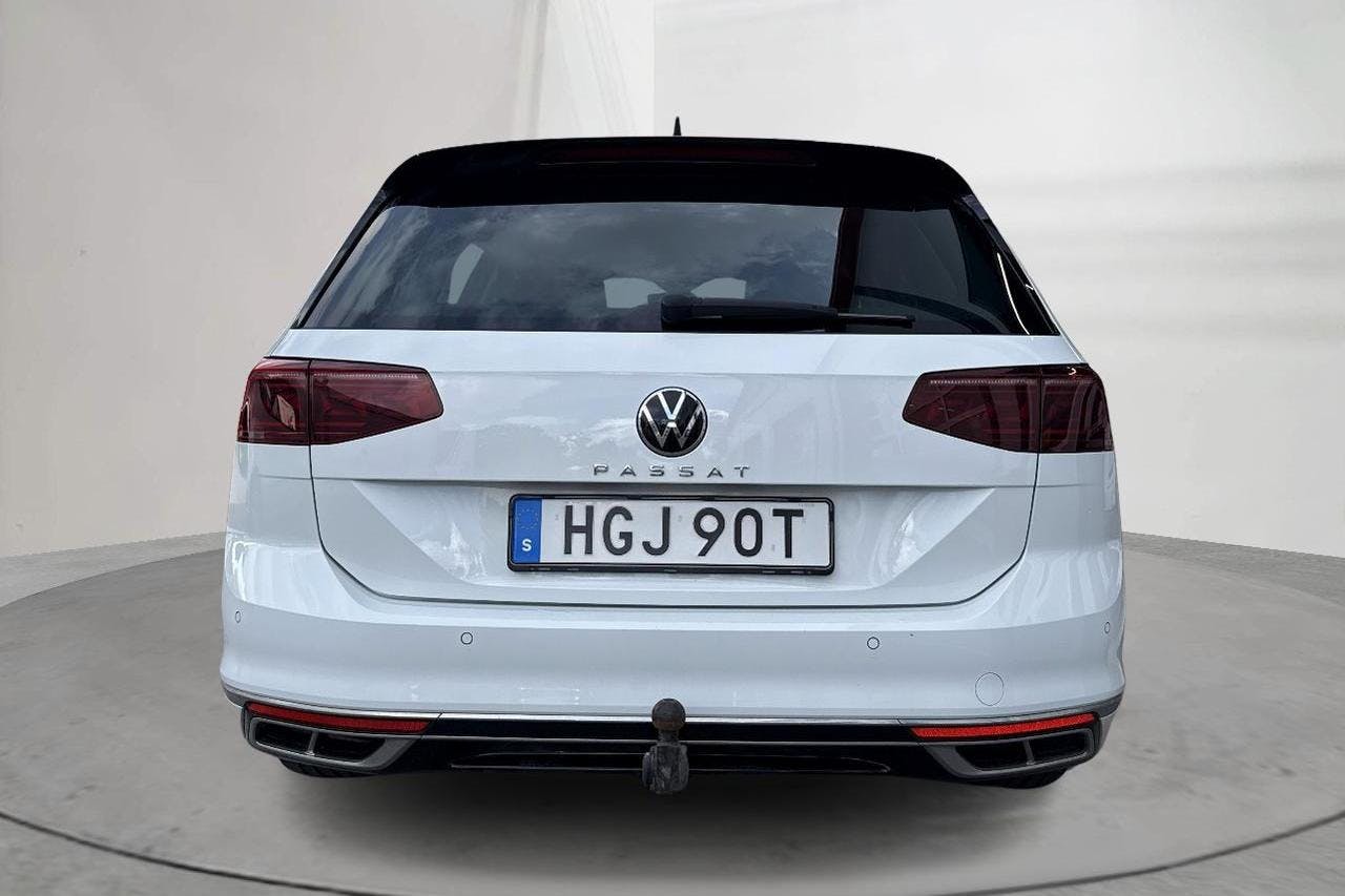VW Passat 2.0 TDI Sportscombi (200hk) - 13 775 mil - Automat - vit - 2021