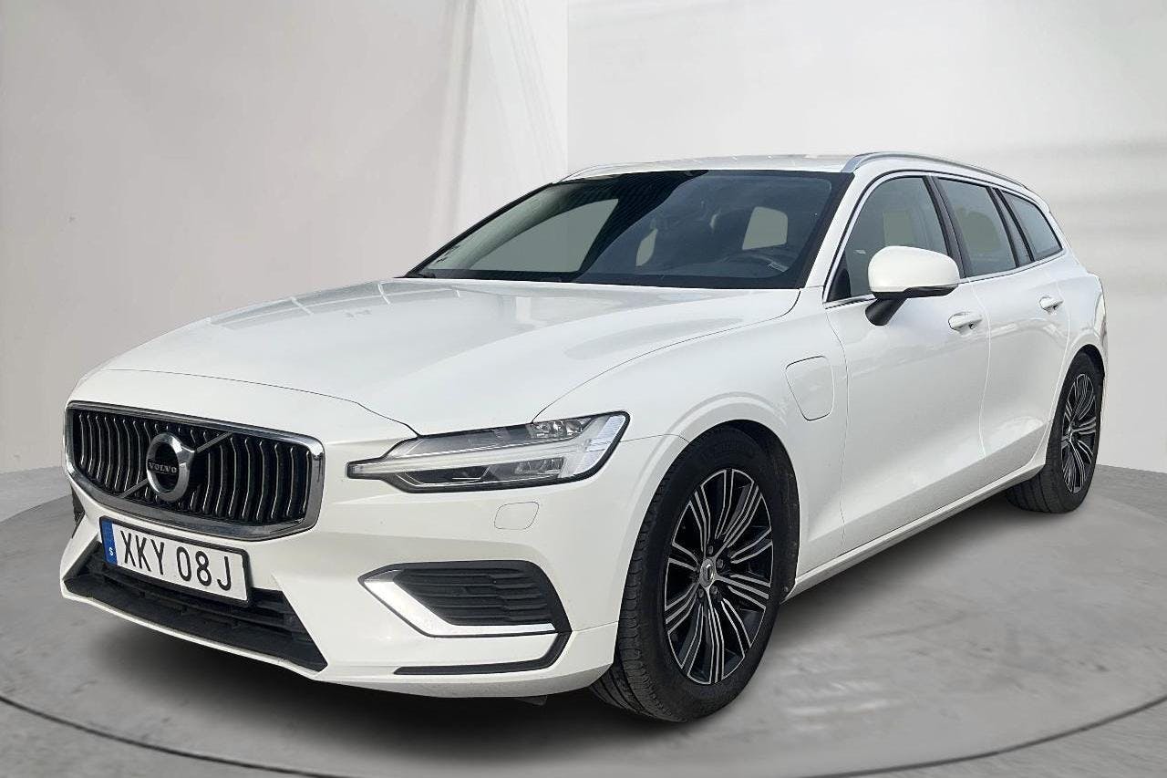Presentationsfoto 1 av 20: Volvo V60 T6 AWD Recharge (350hk) - 11 375 mil - Automat - vit - 2022