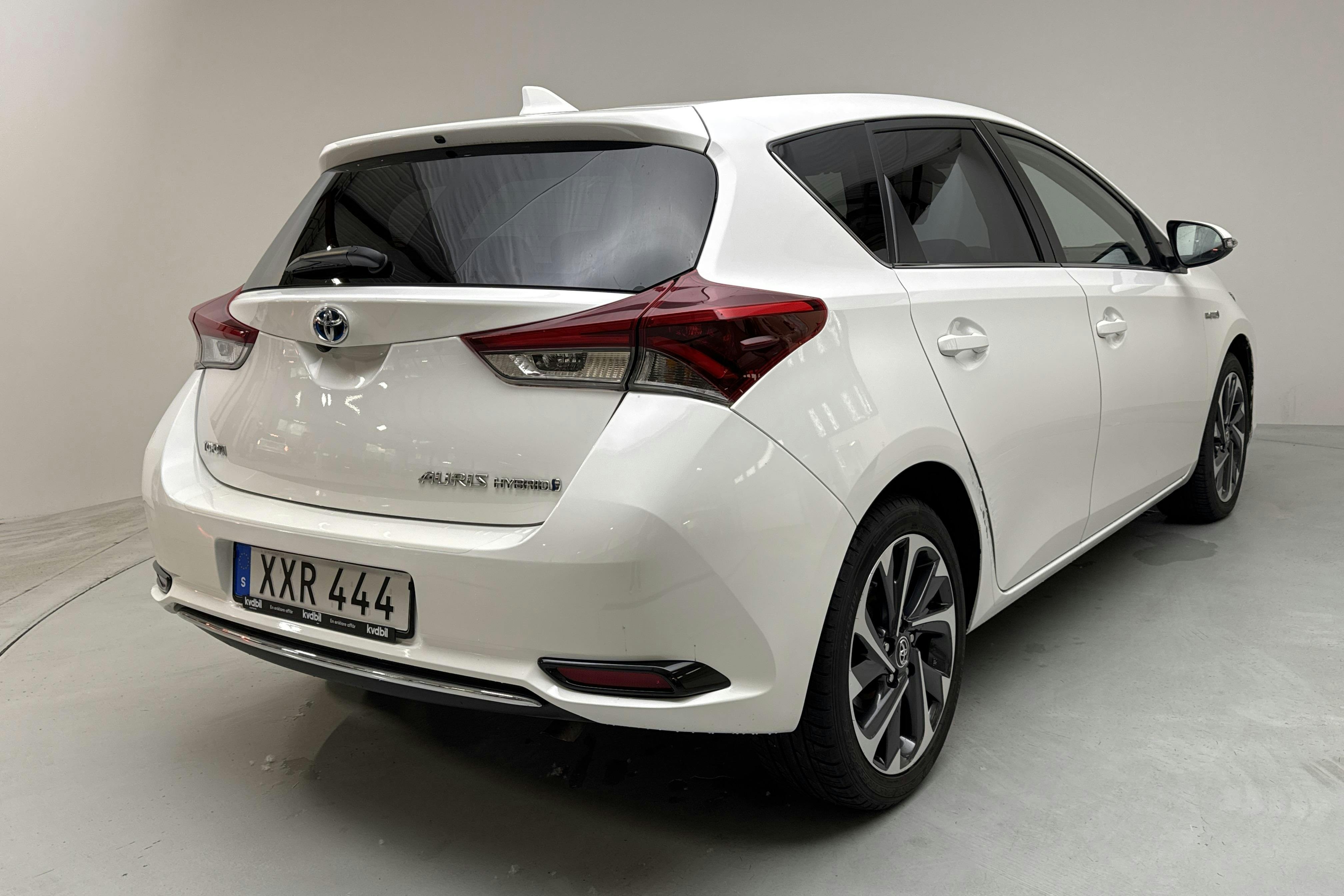 Toyota Auris 1.8 HSD 5dr (99hk) - 53 140 km - Automatic - white - 2016